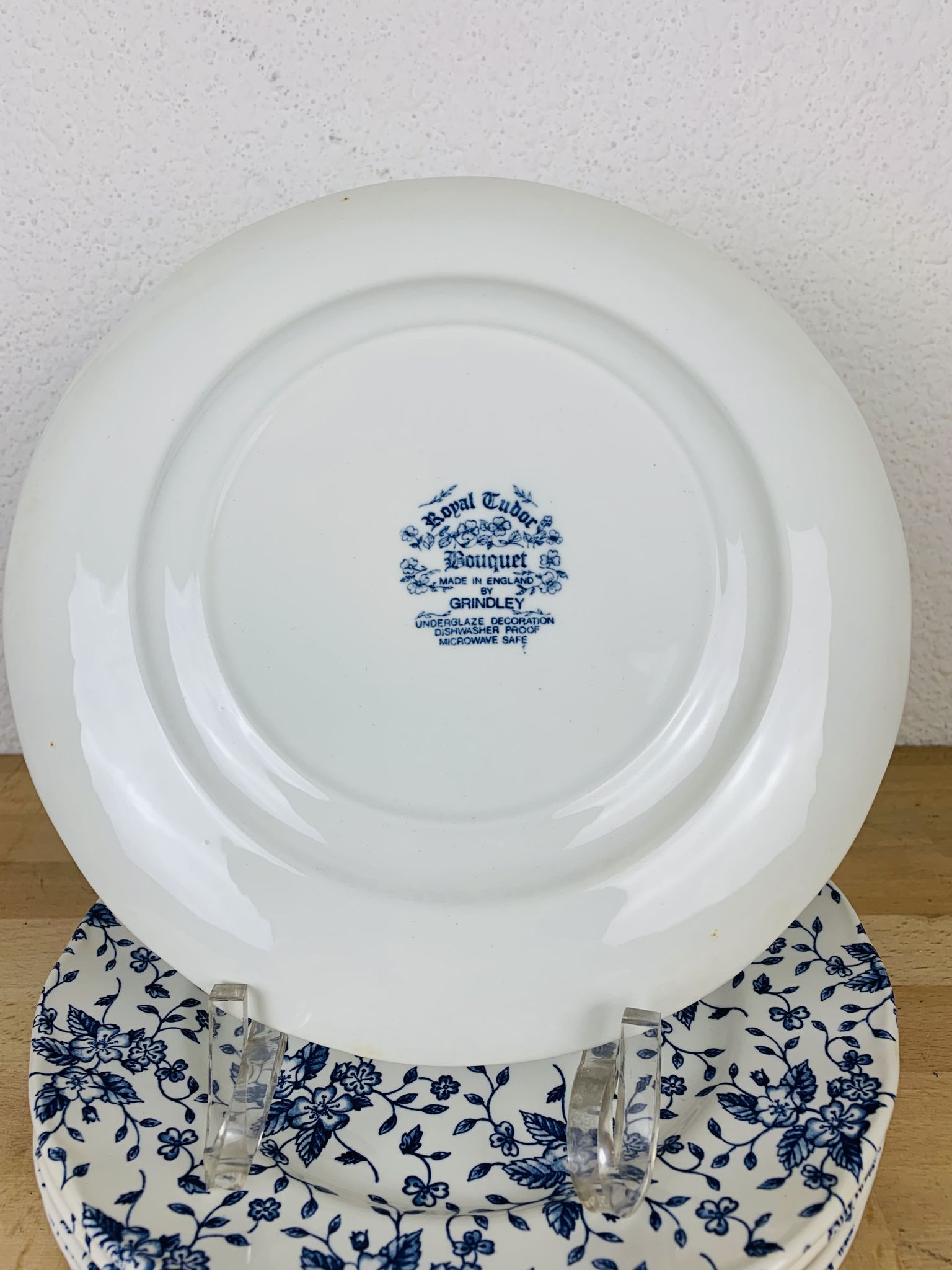 6 English plates blue flowers Royal Tudor Bouquet country style