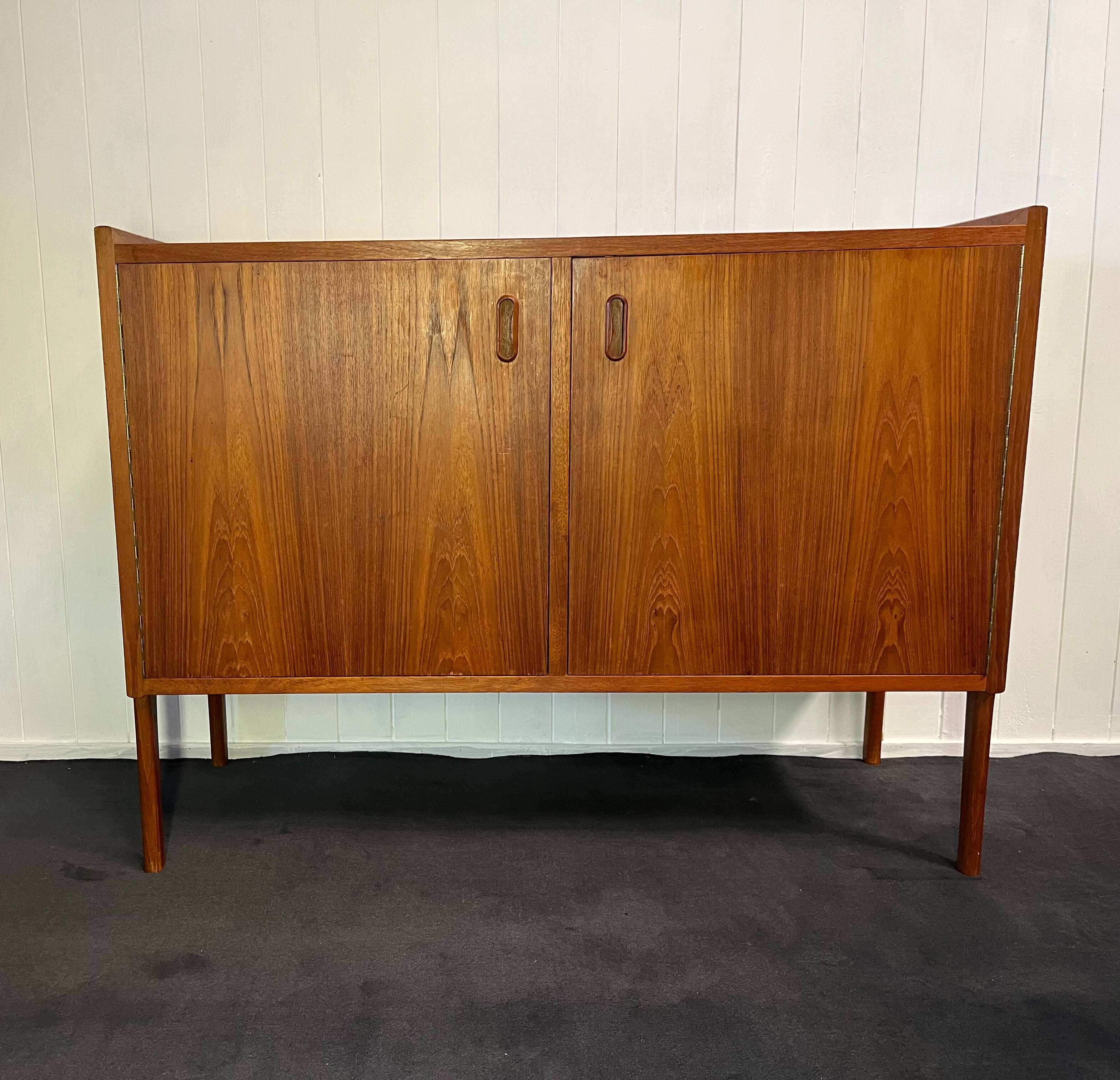 Danish enfilade with two doors