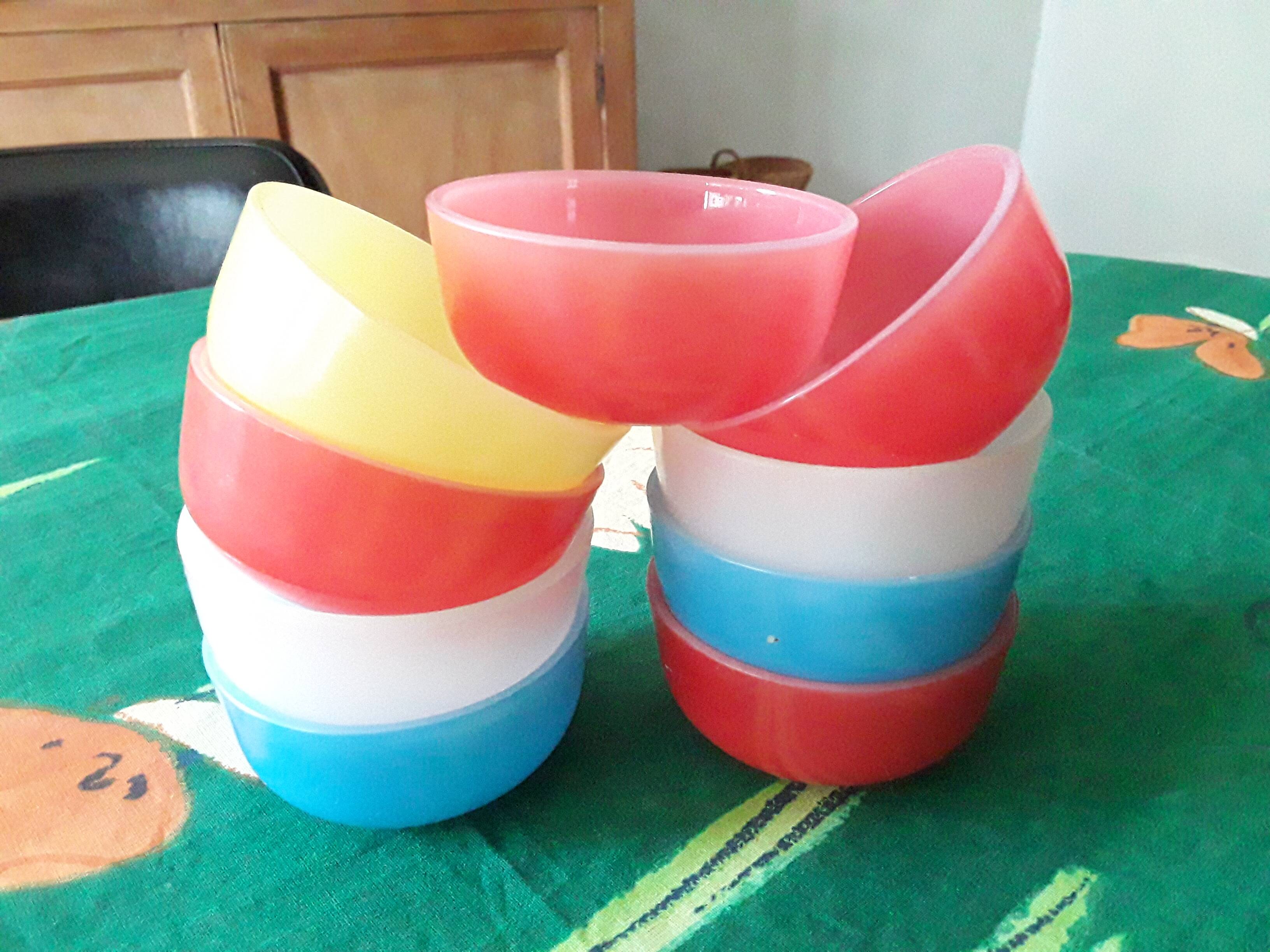 9 ramekins 1970 in Arcopal