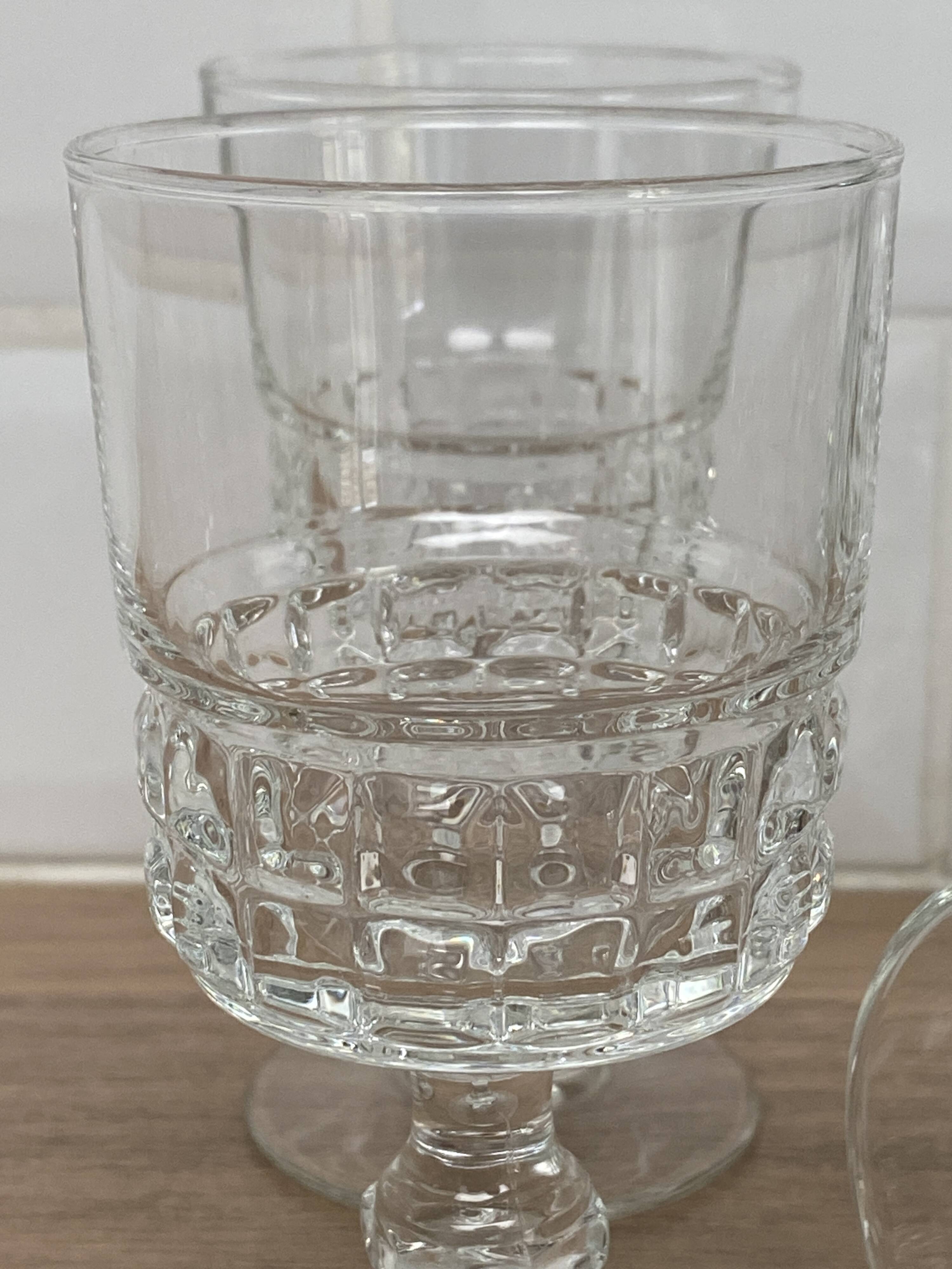 Set of 6 Luminarc Quadrille white wine glasses