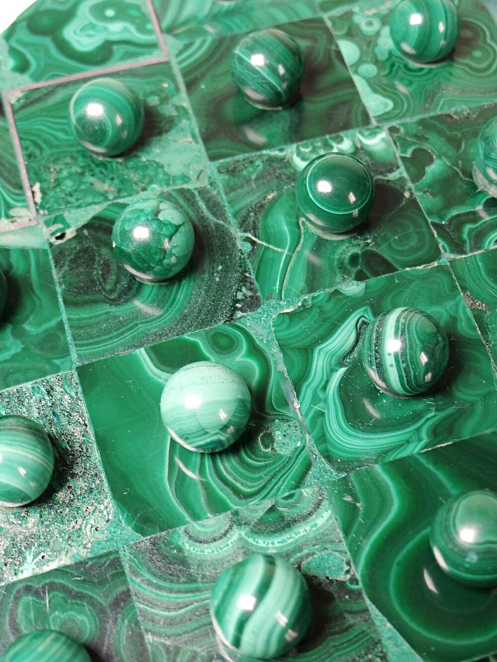 Vintage solitaire game in malachite, African work, 1960s-1970s.