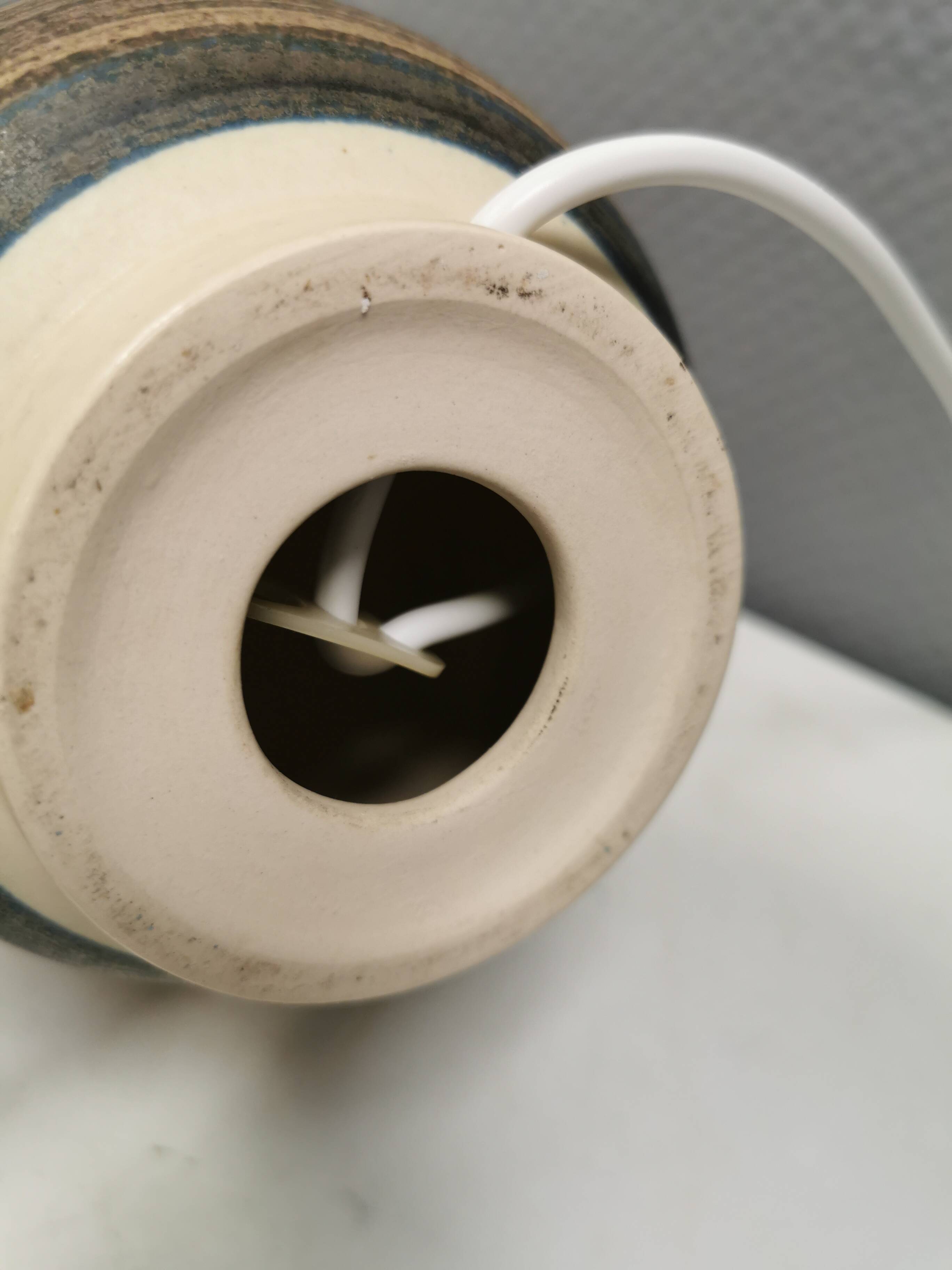 Beautiful table lamp in Ceramic, Danish and from the 1970-80s.