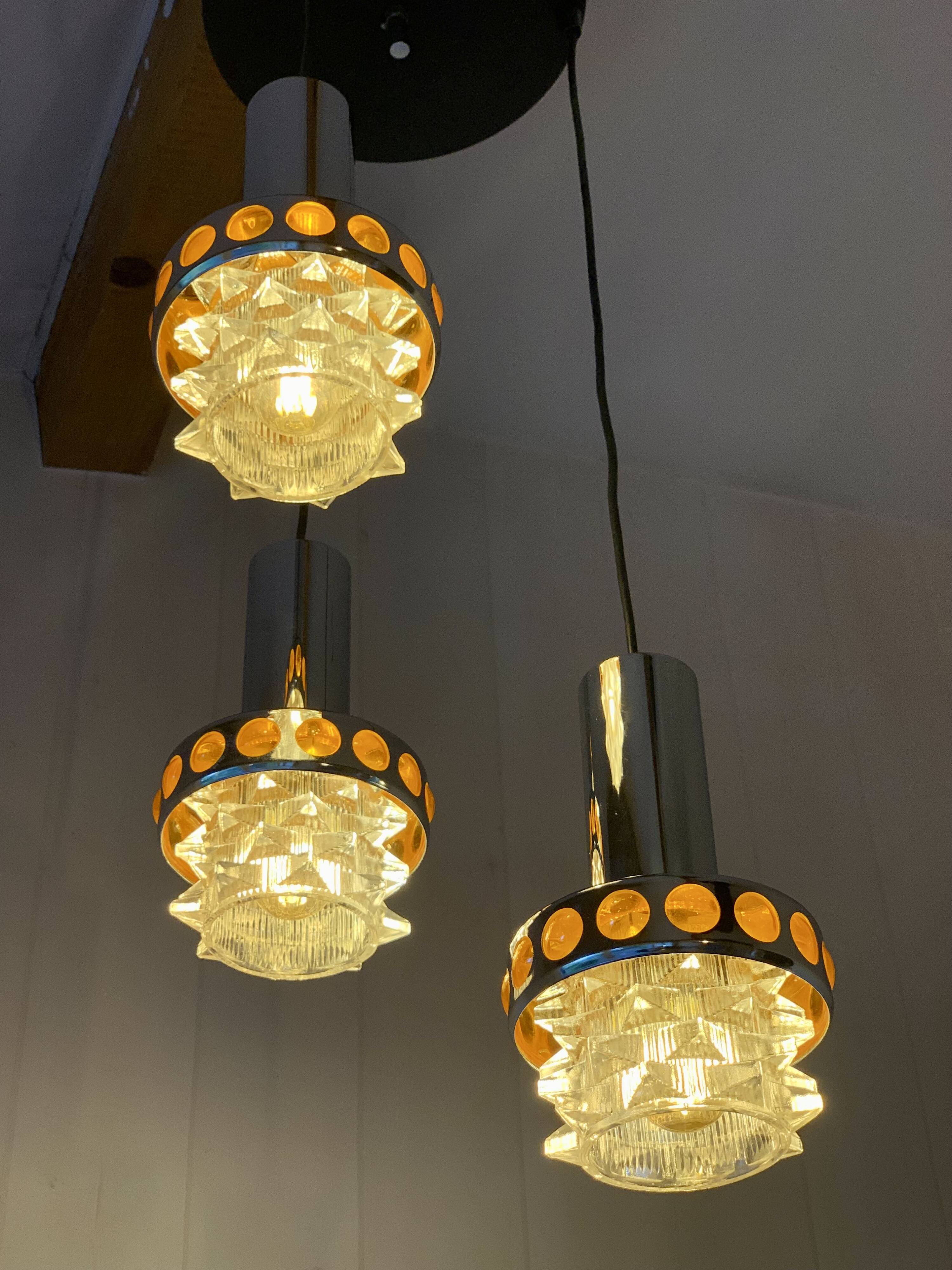 Raak Amsterdam Space 3-light cascade pendant light, age 70'