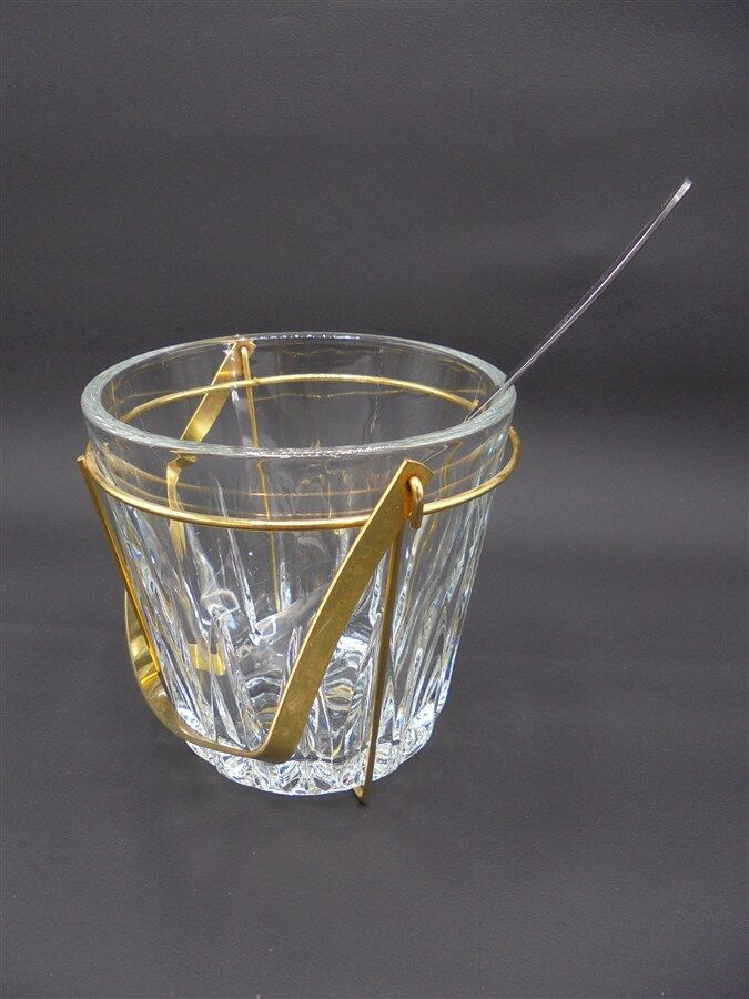 Ice bucket