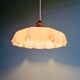 Suspension Art Déco en opaline rose festonnée, années 1920-30