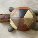 Grand coussin / pouf tortue vintage en patchwork de cuir, animal en cuir farci, années 1970