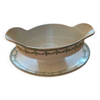 Gravy boat