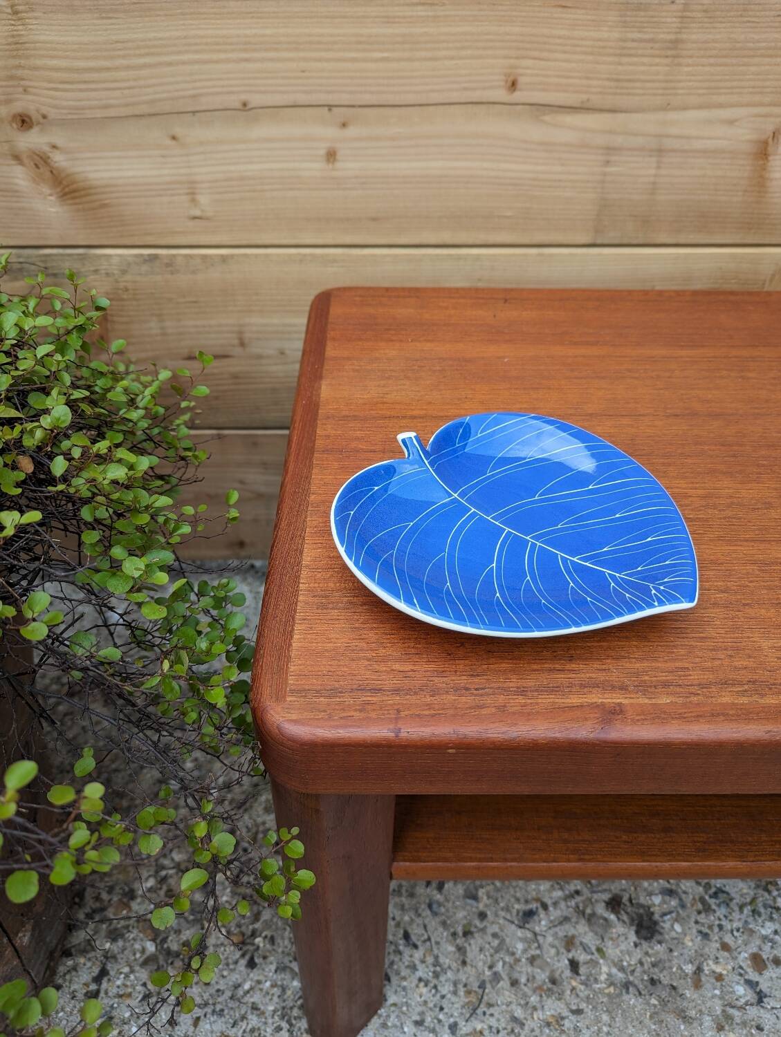 Royal Copenhagen leaf pocket emptier