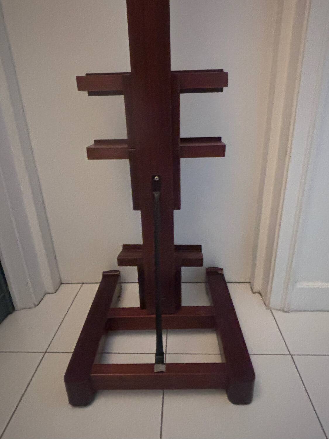 Rod easel for exhibition