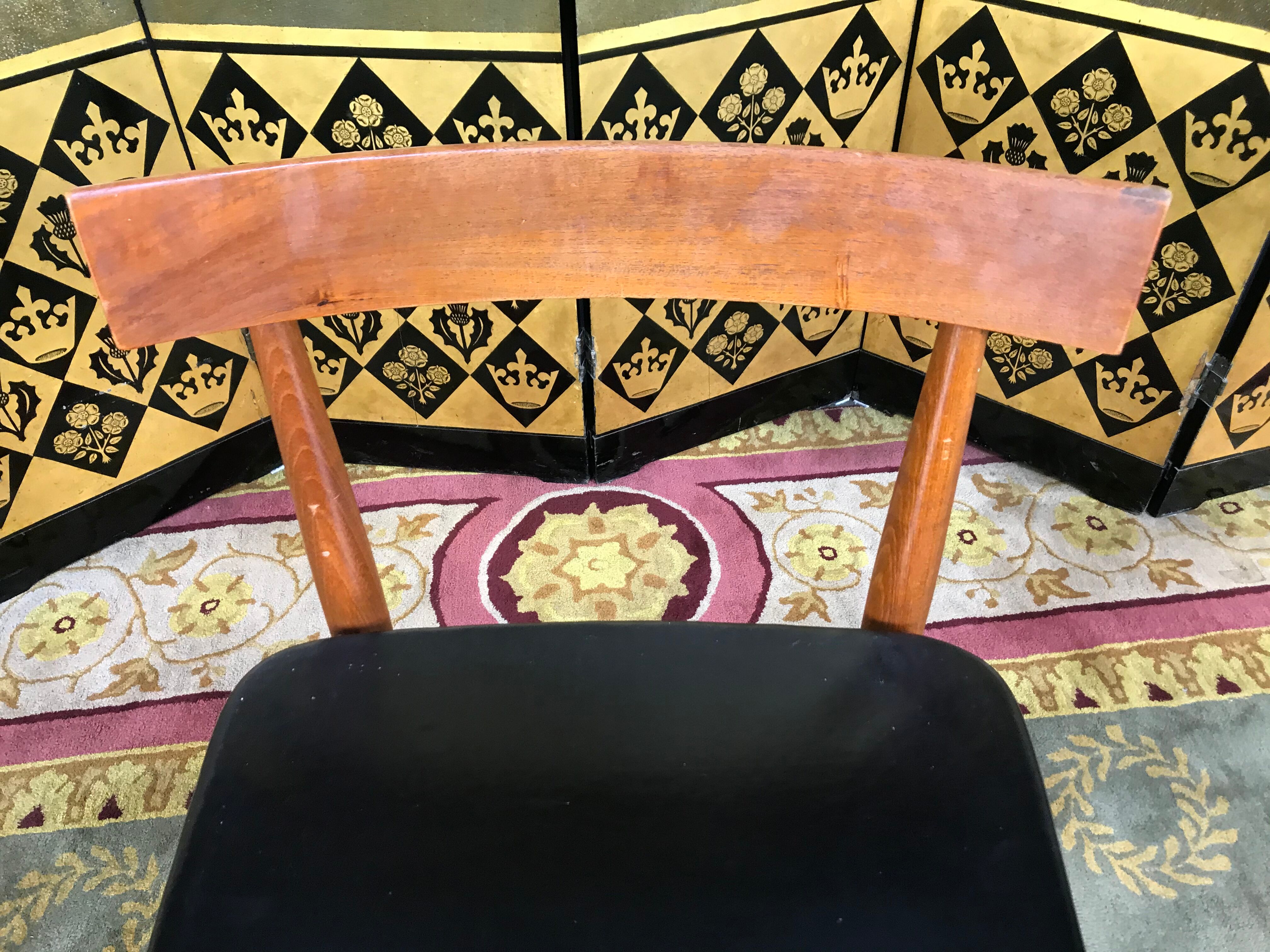 Scandinavian teak dining table and 4 Hans Olsen chairs for Frem Rojle