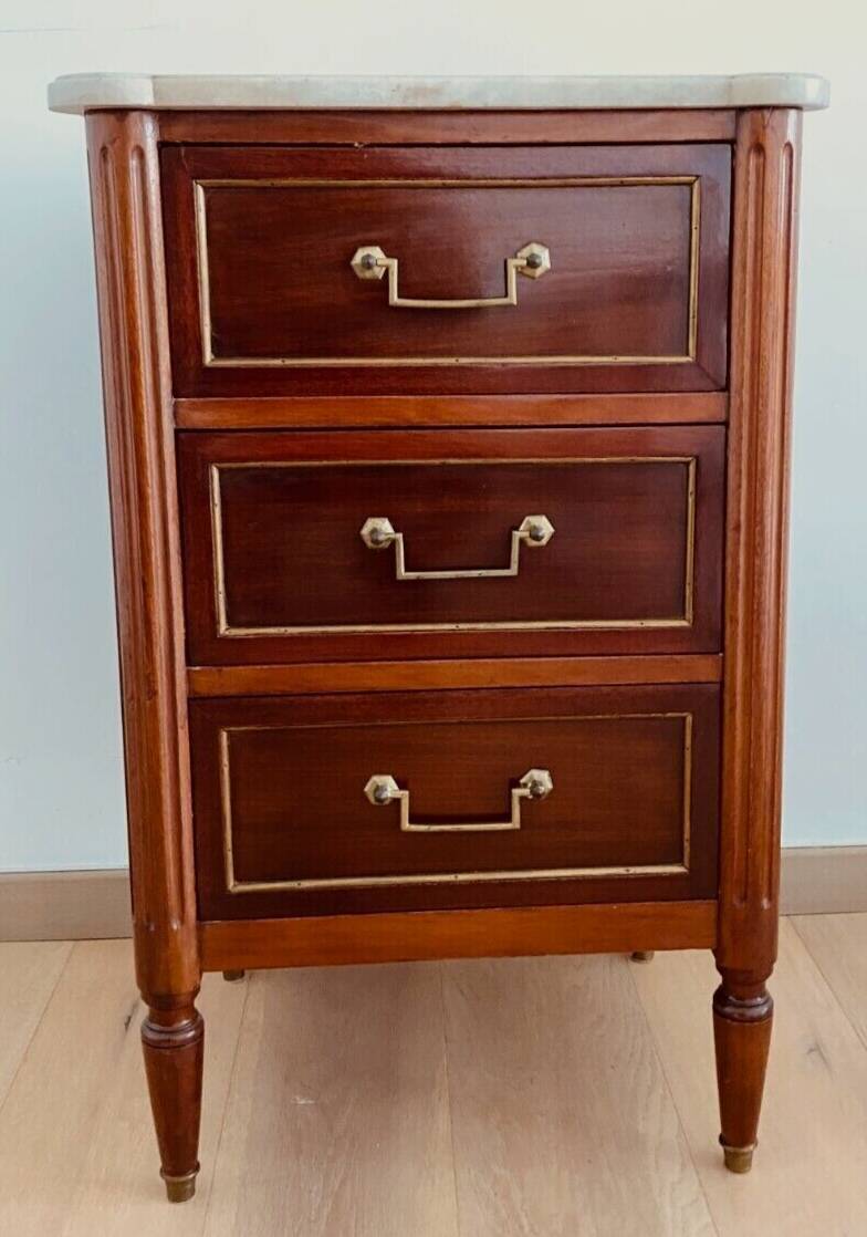 Louis XVI style chest of drawers in mahogany 20th century