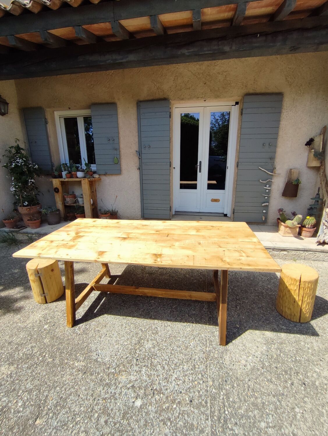 Table en pin massif 10 personnes