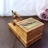 Distributeur de cigarettes en bois marqueté Rétro 30/40
