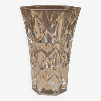 Chiseled glass vase