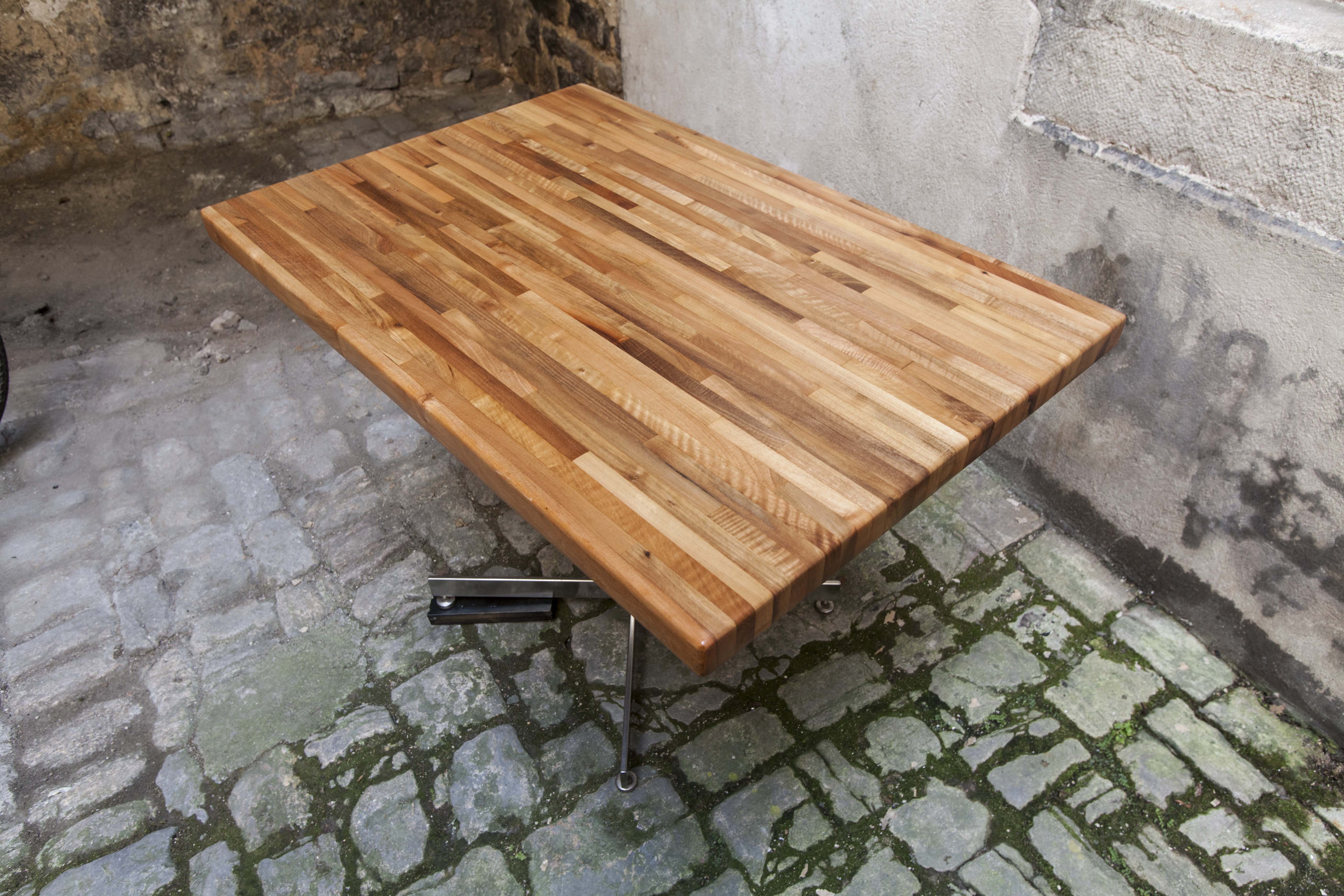 Table en noyer lamellé collé des années 60