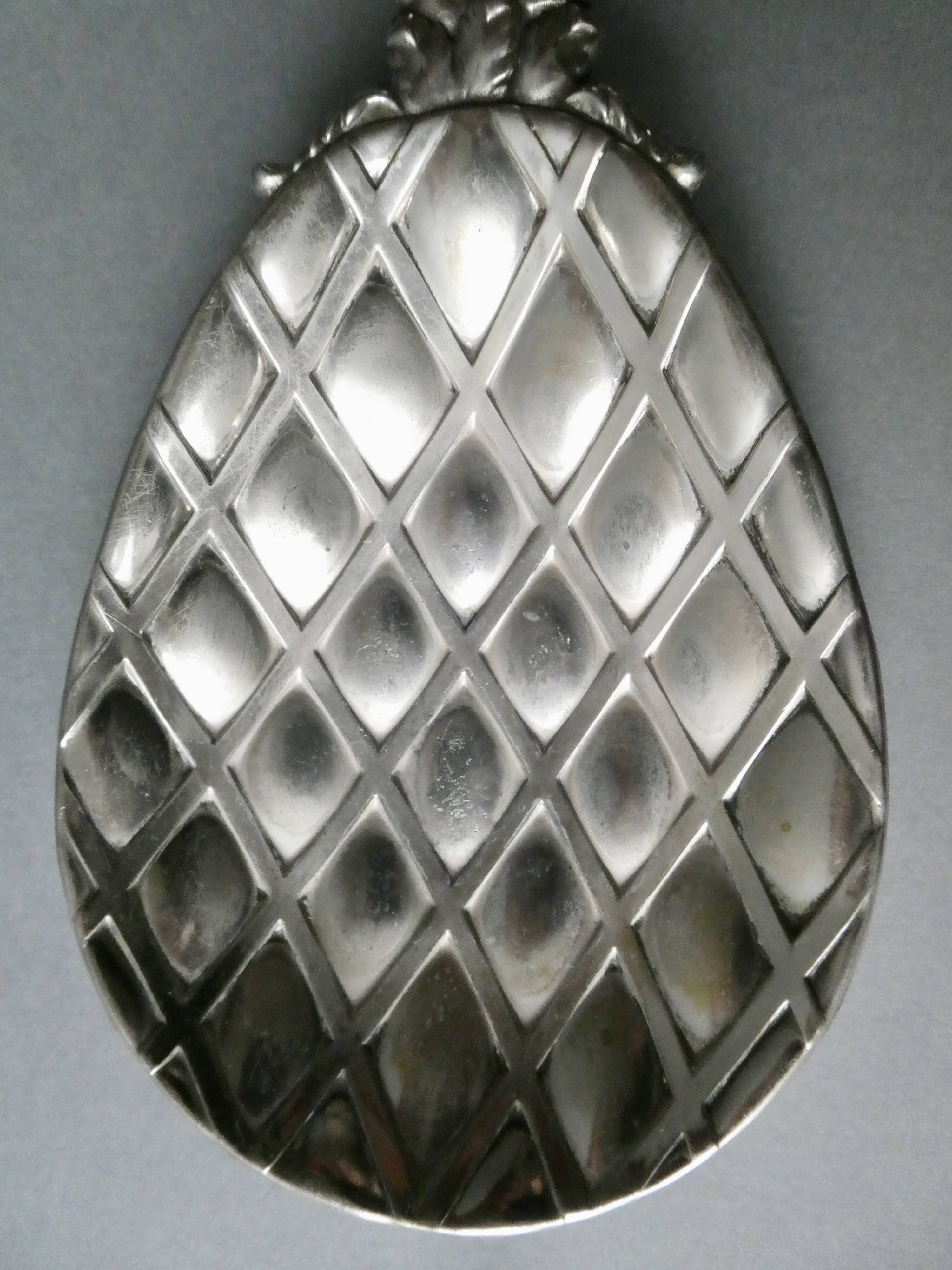 Vide poche ananas en métal argenté