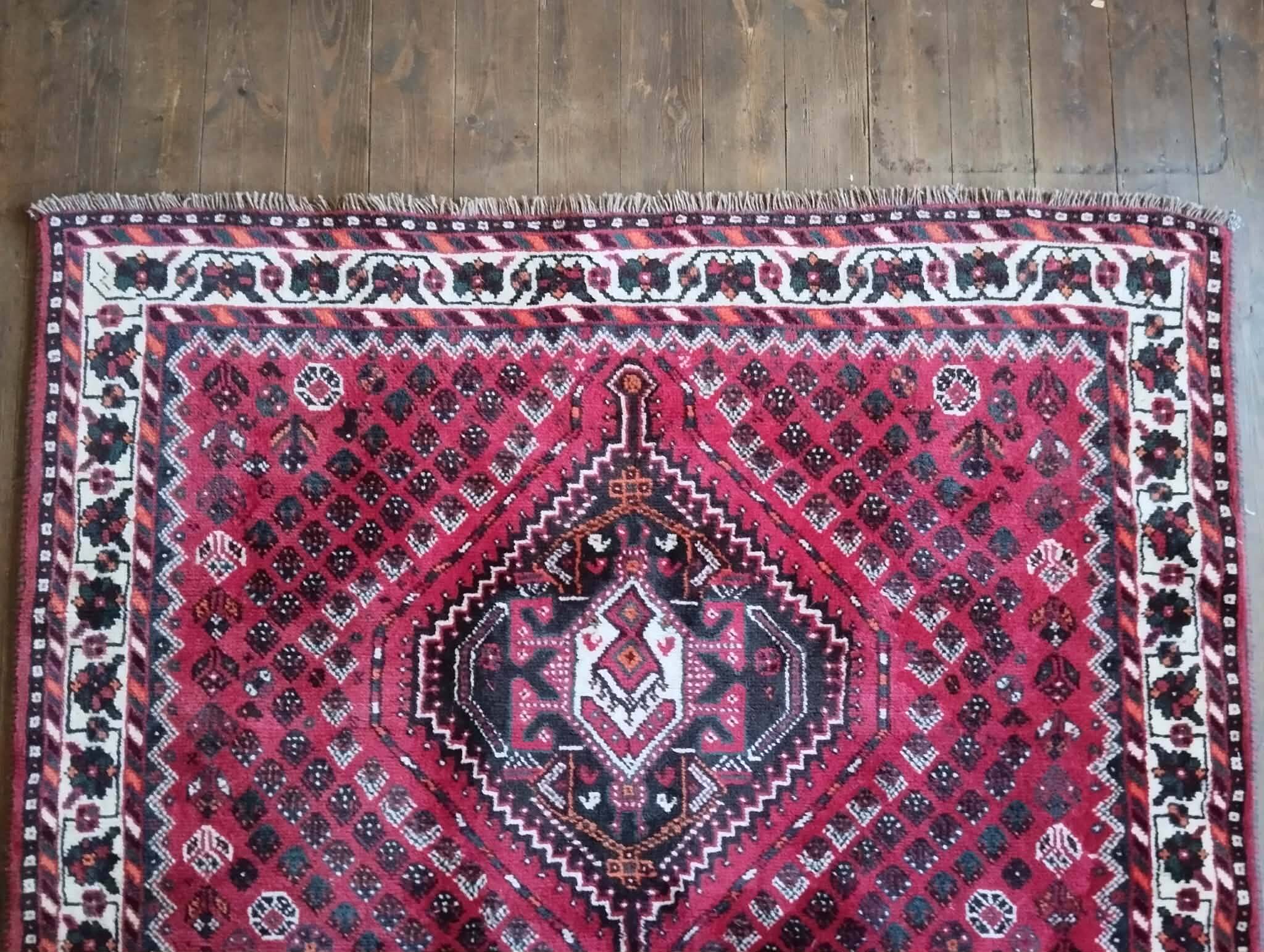 Handmade Qashqai Persian rug 200x160cm