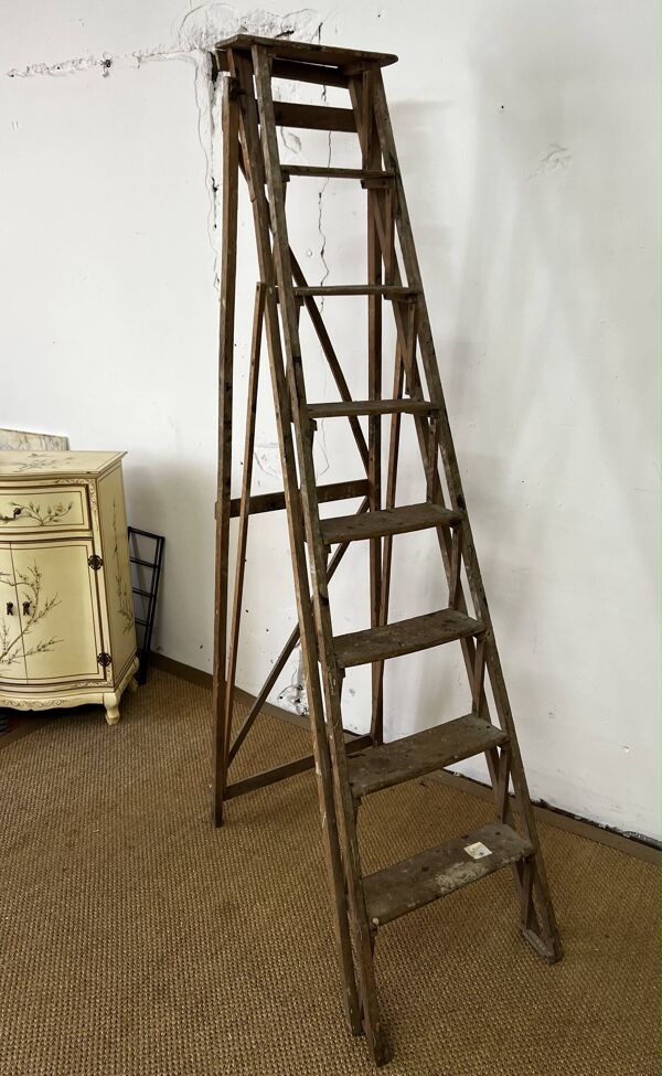 Grand escabeau en bois vintage