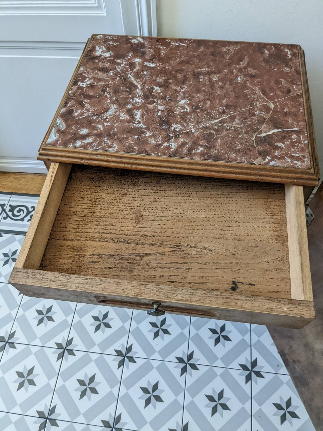 Small occasional piece of furniture