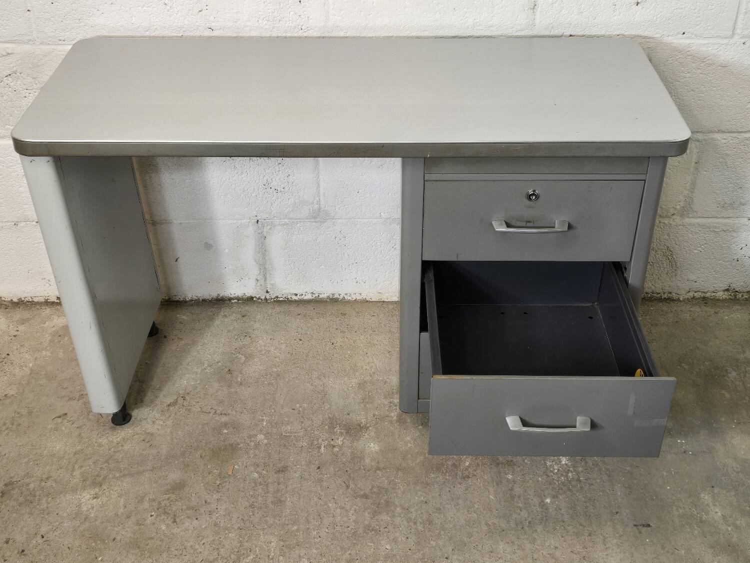 Small Ronéo desk 1970