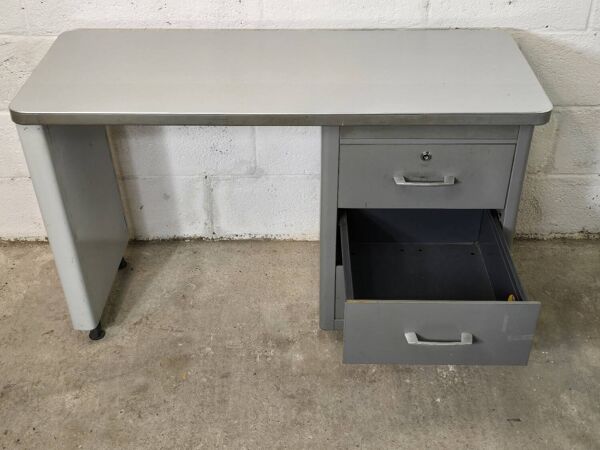 Petit bureau Ronéo 1970