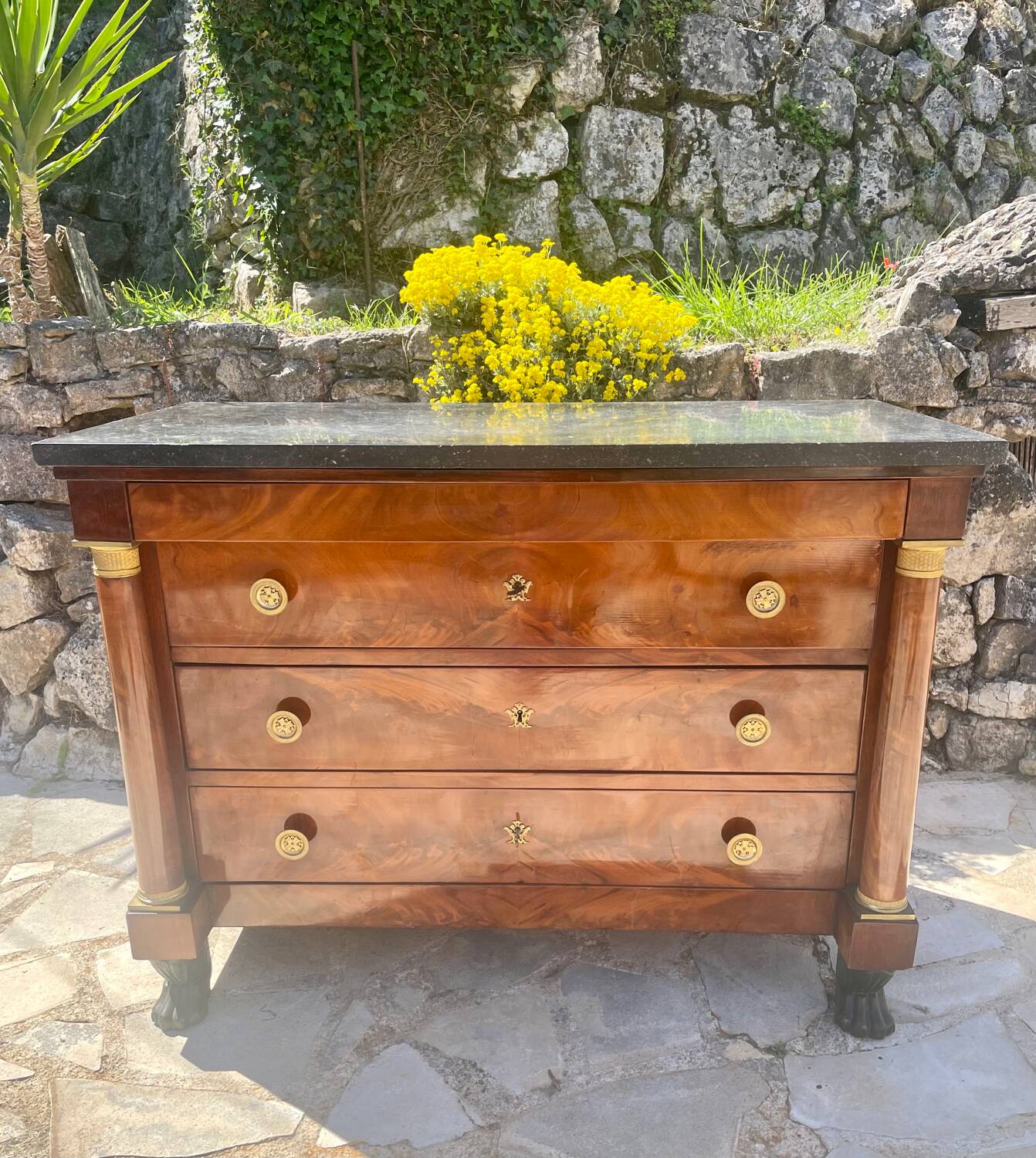 Commode empire retour D’Égypte en Acajou Flammé Époque XIX eme siècle