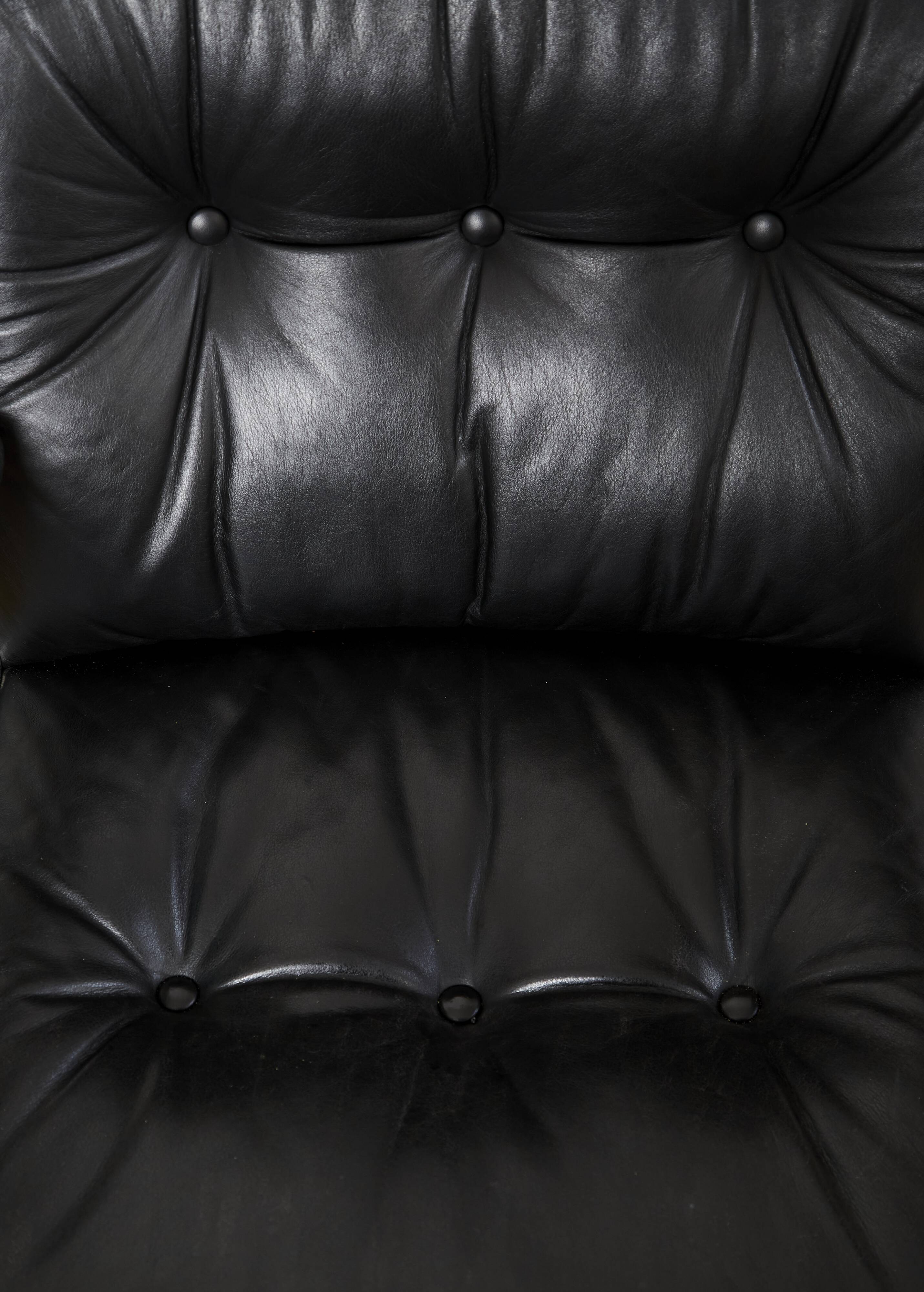 Oswaldo Borsani swivel Chair P125 for Tecno Milano