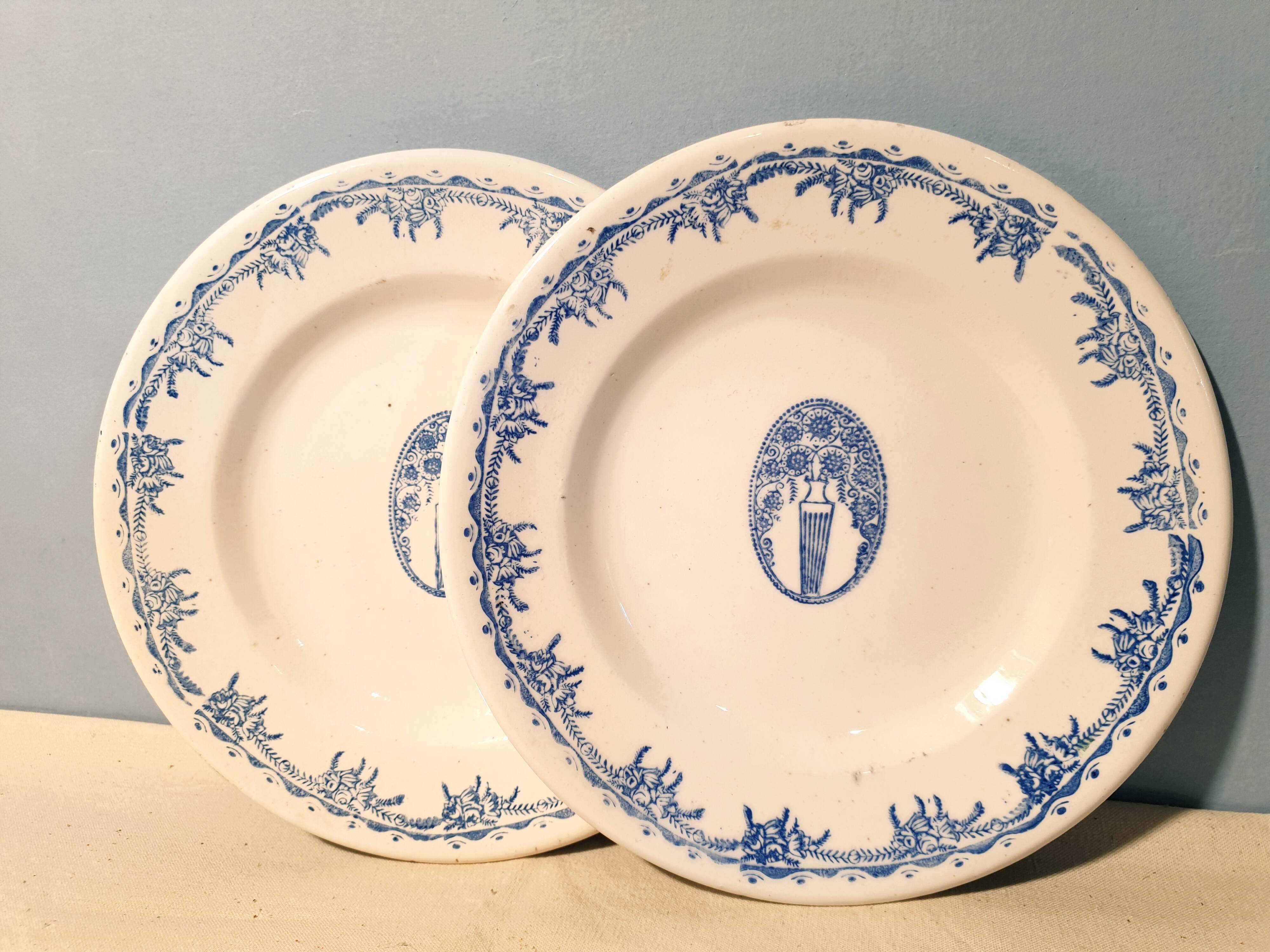 Art Nouveau dessert plate duo