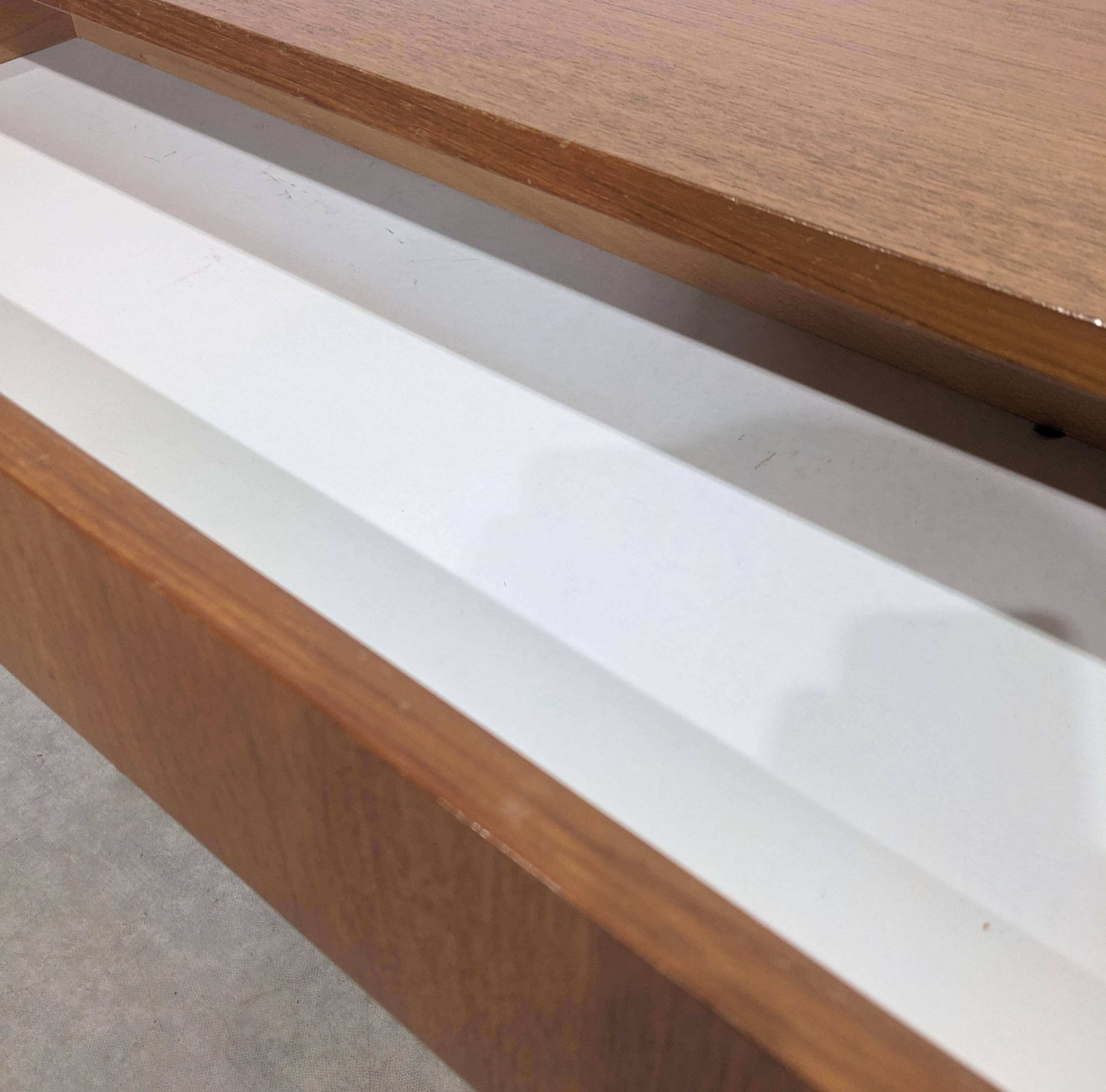 Commode mid-century en teck