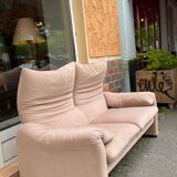 Maralunga sofa of cassina of the 80s design vico magistretti