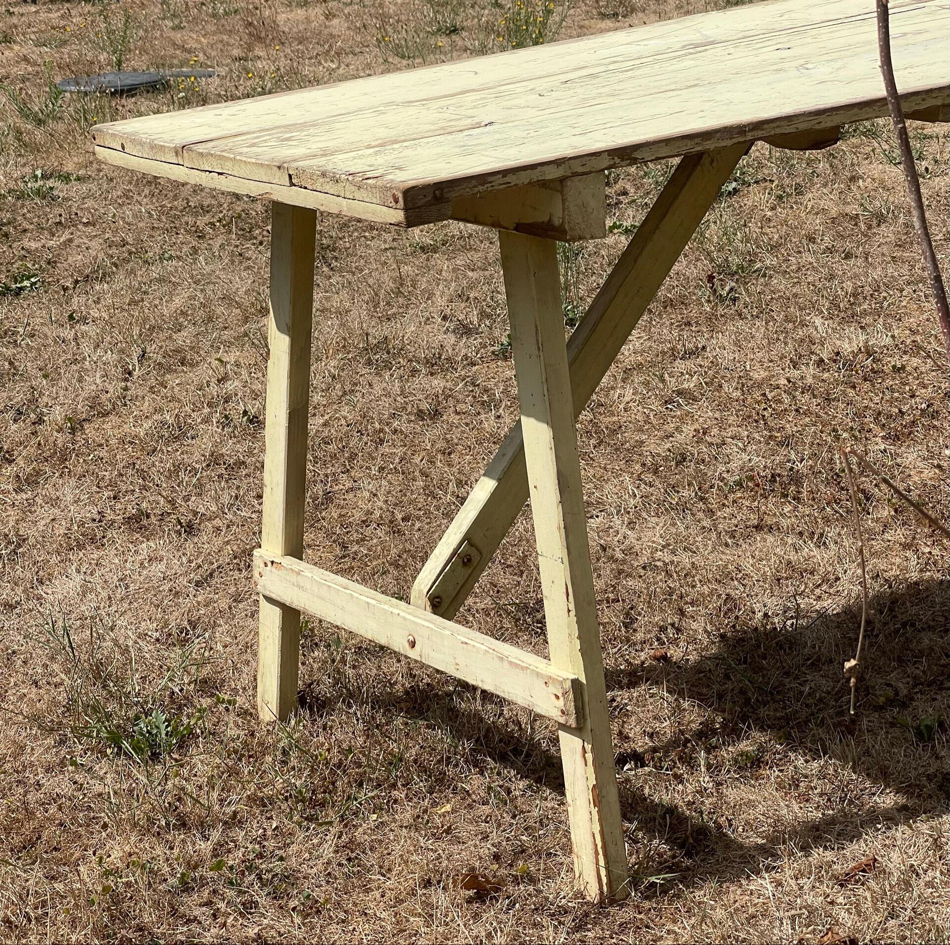 Guinguette table