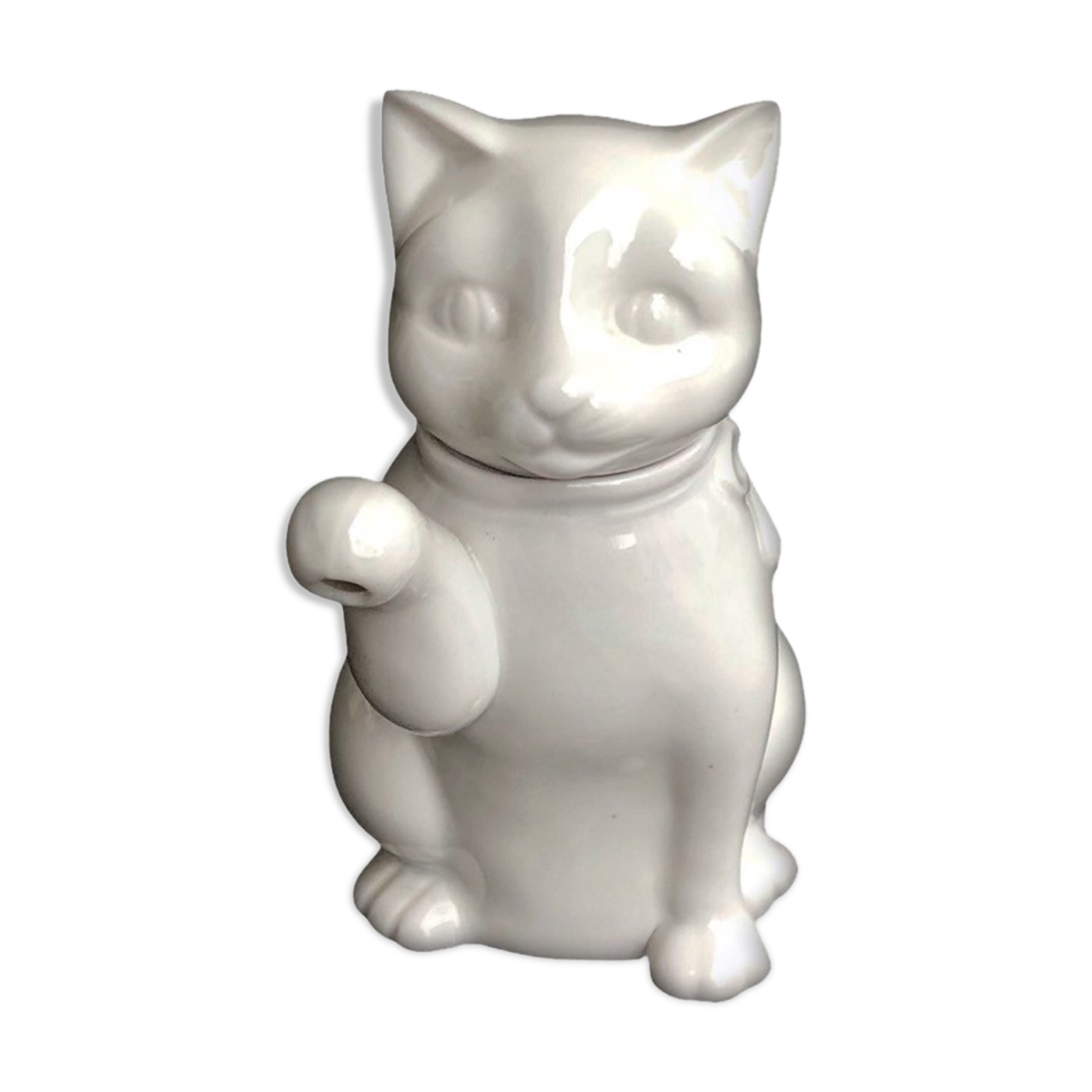Small teapot in the shape of a cat
