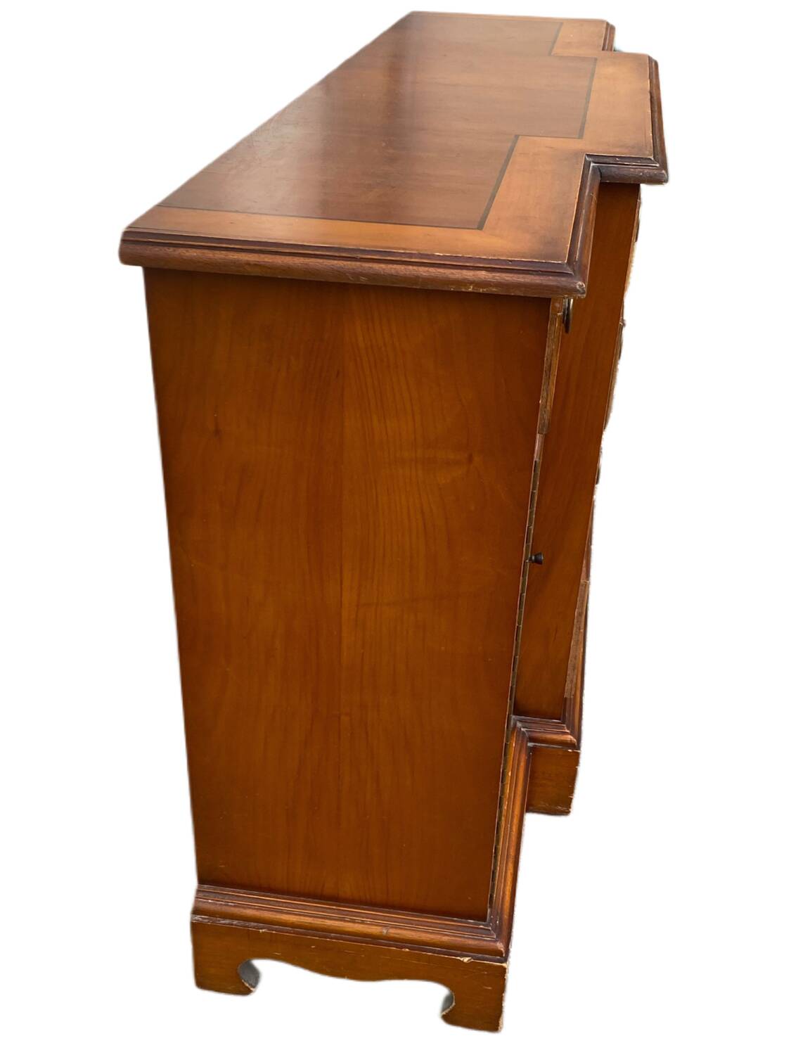 Small enfilade/server/buffet in English Empire style.