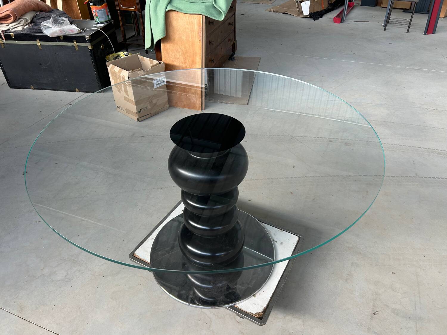Round glass table
