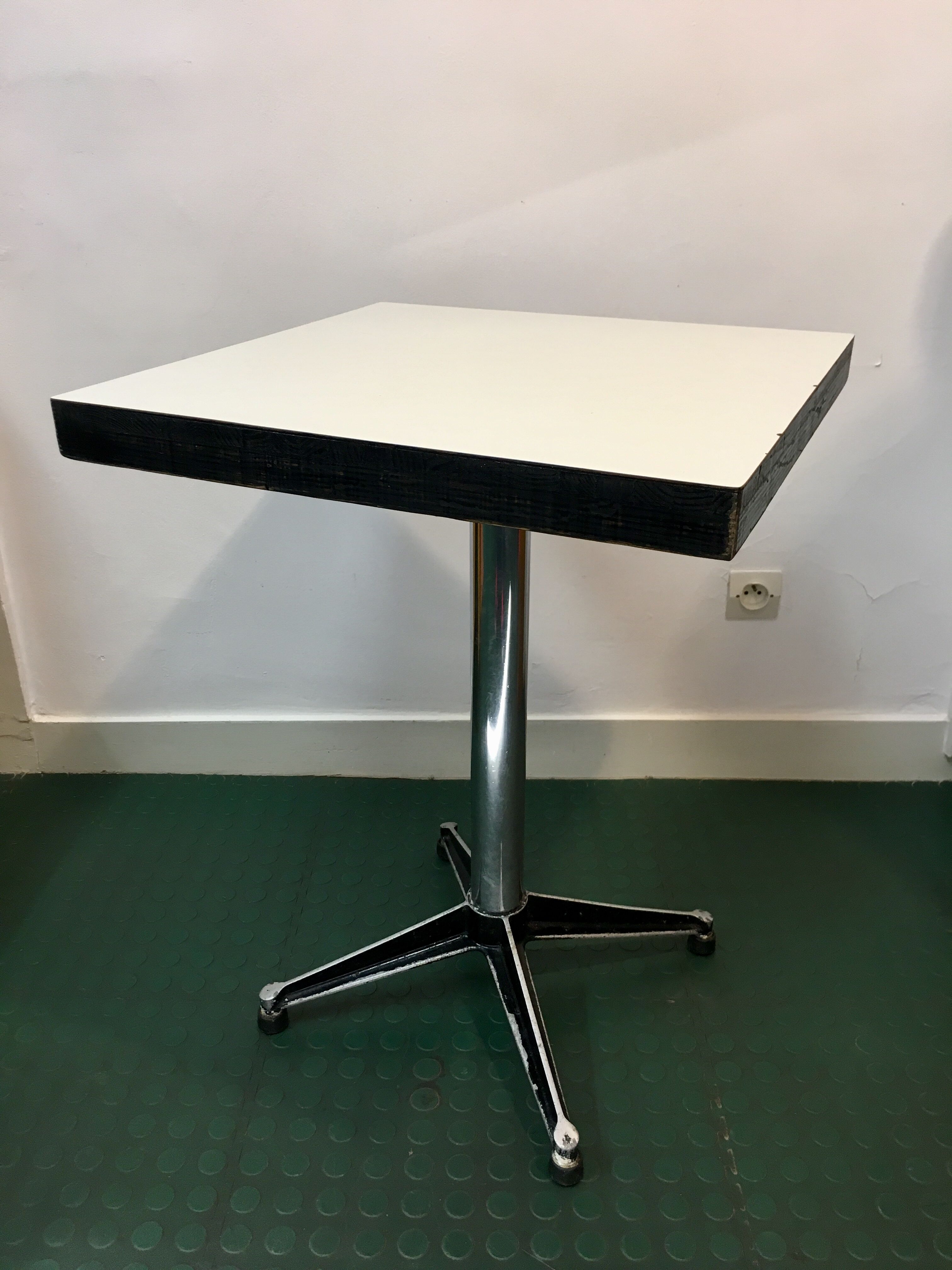 TABLE de Bistrot FORMICA and steel BERC ANTOINE