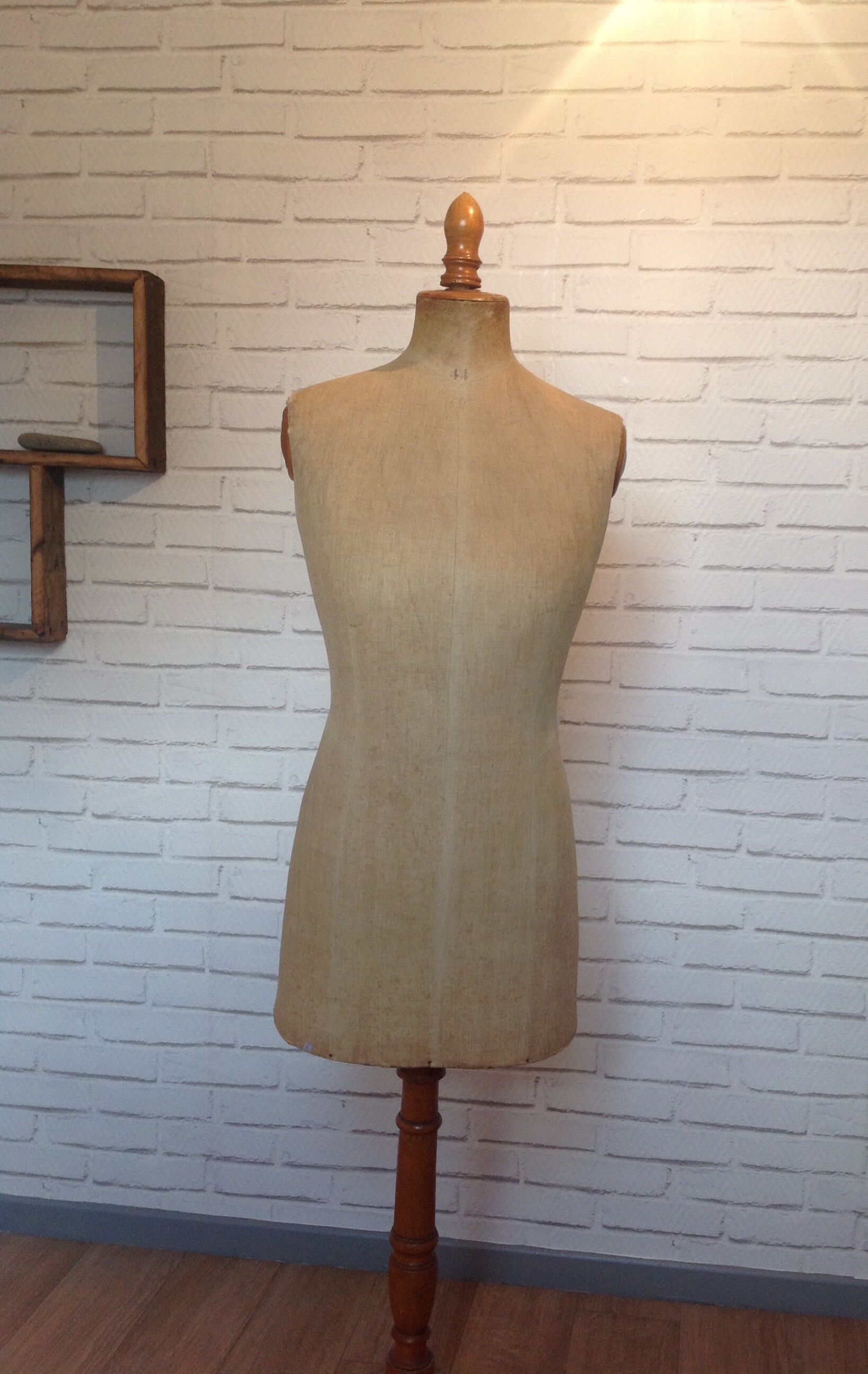 Seamstress mannequin