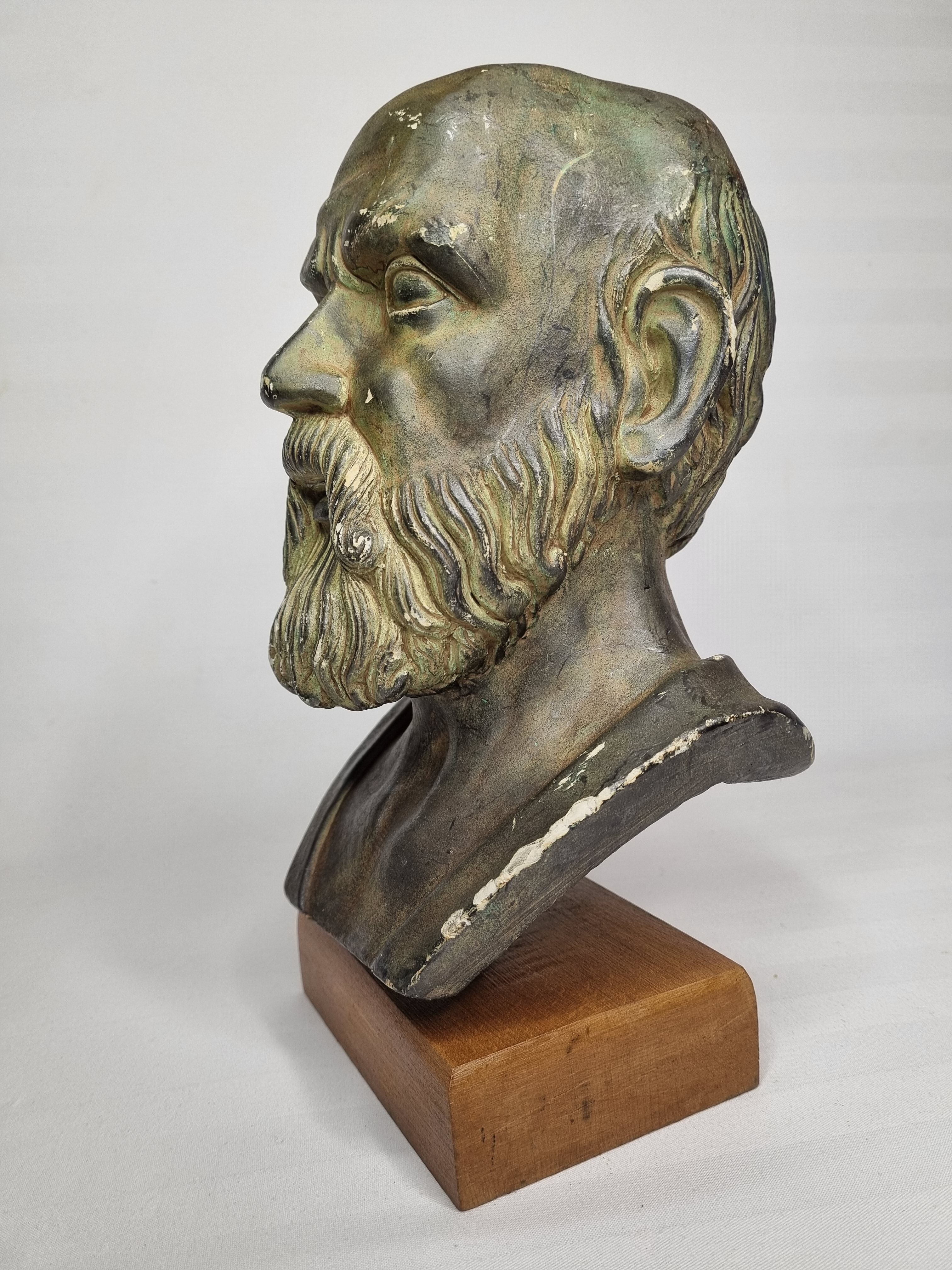 Buste d'Hippocrate en plâtre à l'imitation du bronze, 27 cm