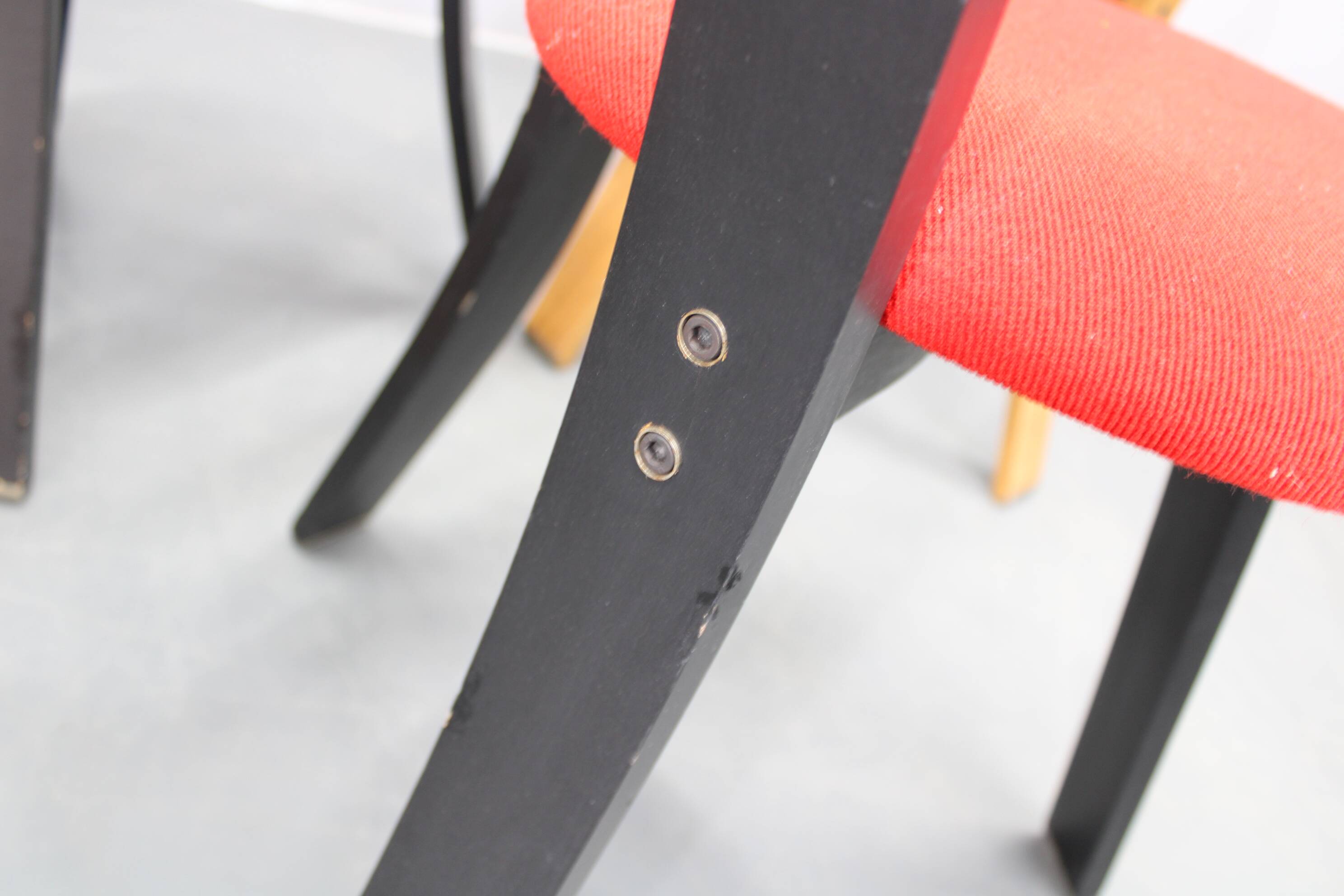 4 chaises en bois, années 1970