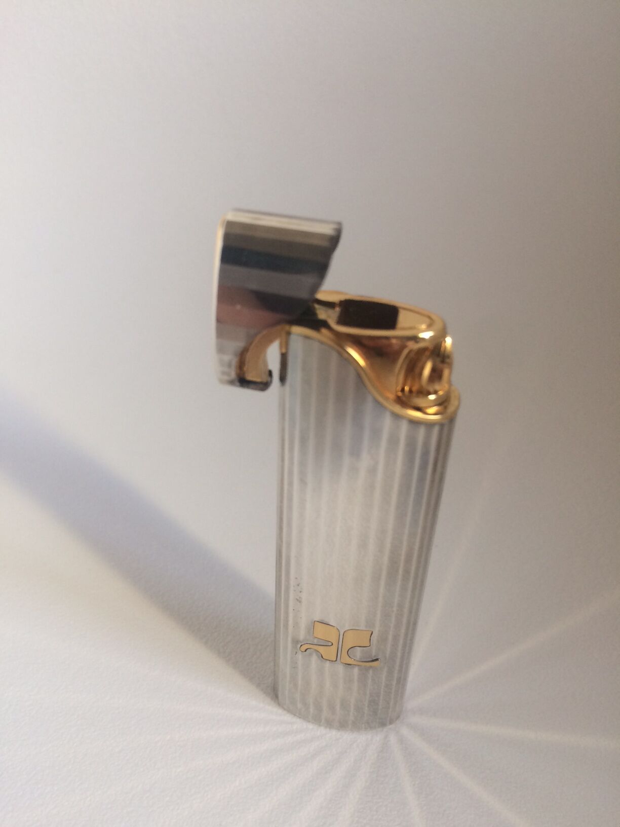 Courrèges lighter with box