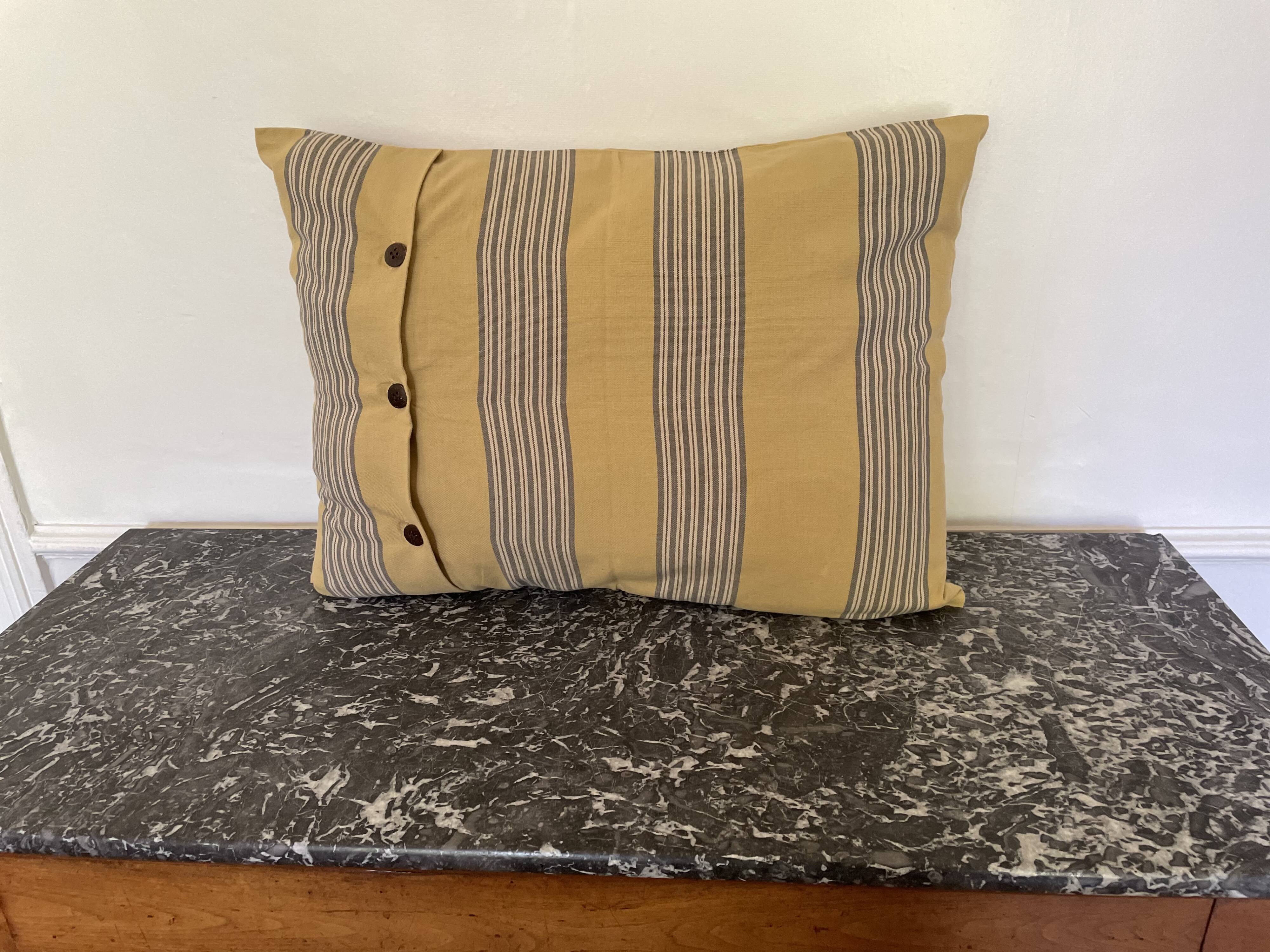Coussin rayé