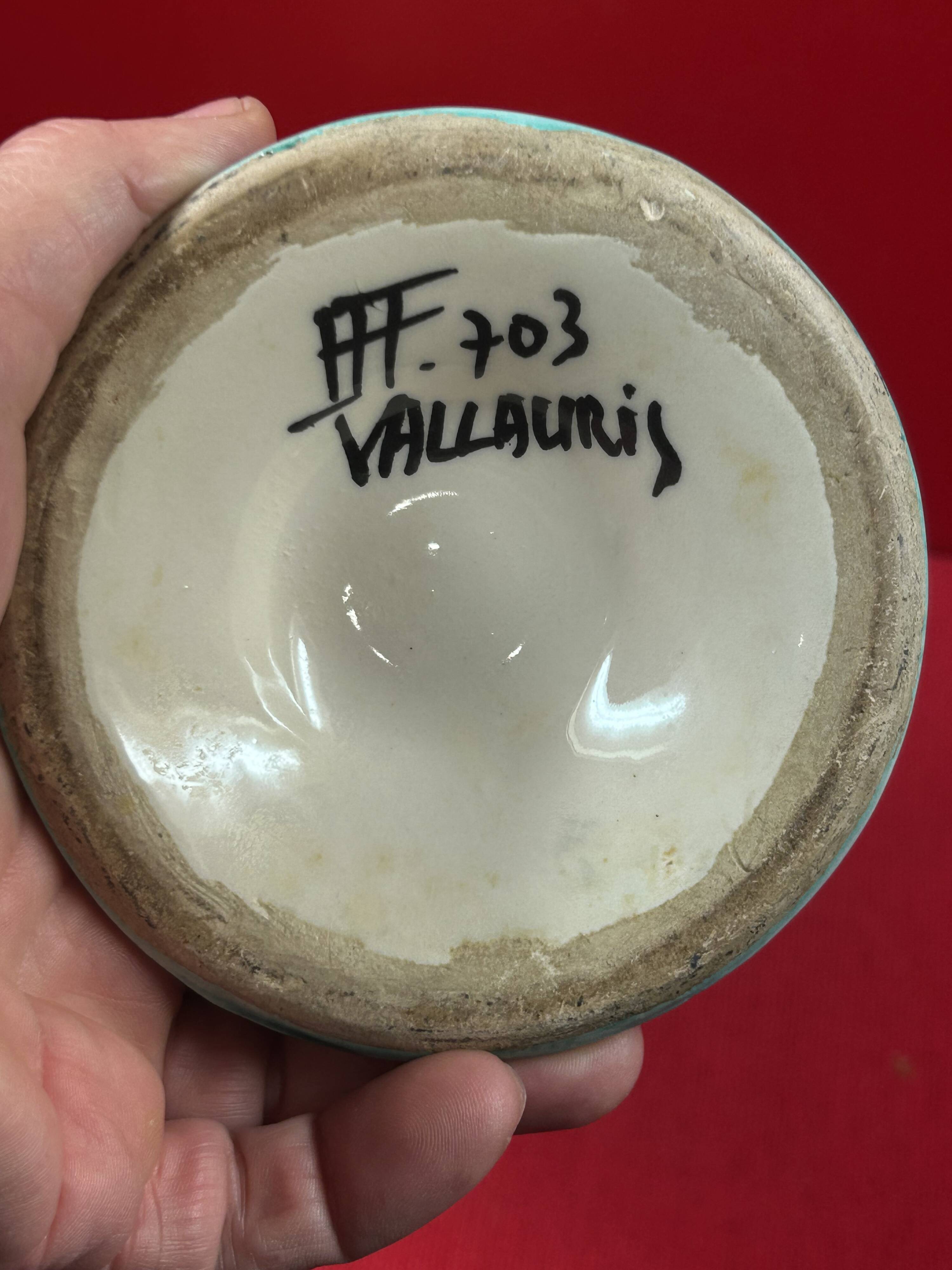 Flowered vase with gold accents or Vallauris, approximately 30 cm - signature to be identified.