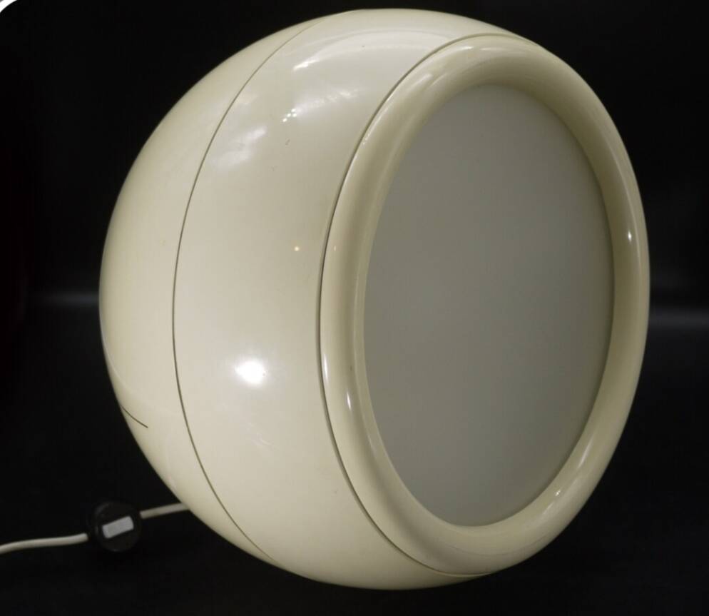 Pallade solar lamp by Studio Tetrarch