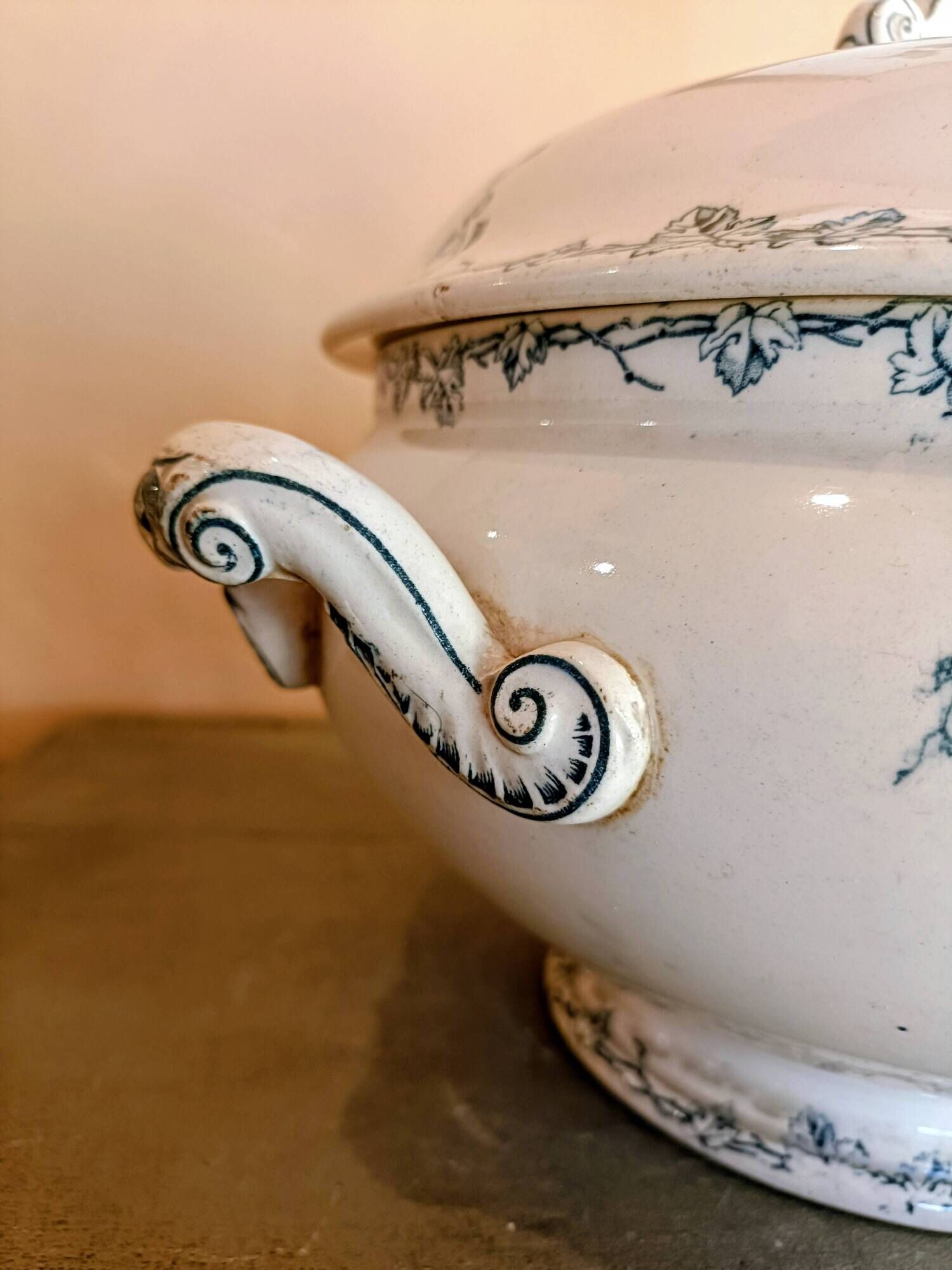 Large soup tureen blue and white ironstone K G Lunéville