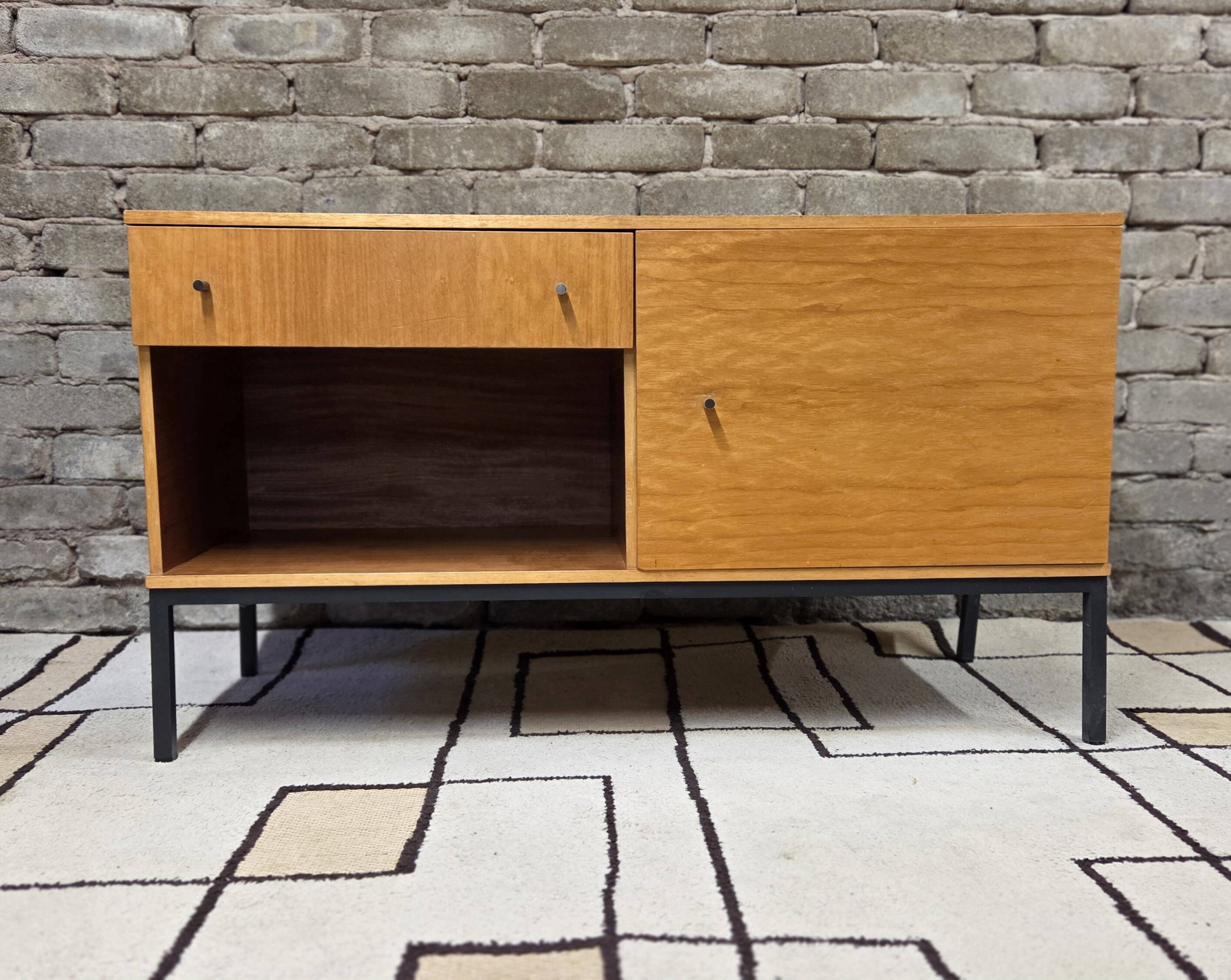 Small vintage sideboard on metal legs – 1960s/70s