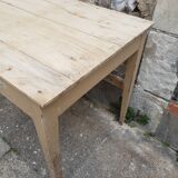 Table de ferme à tiroir