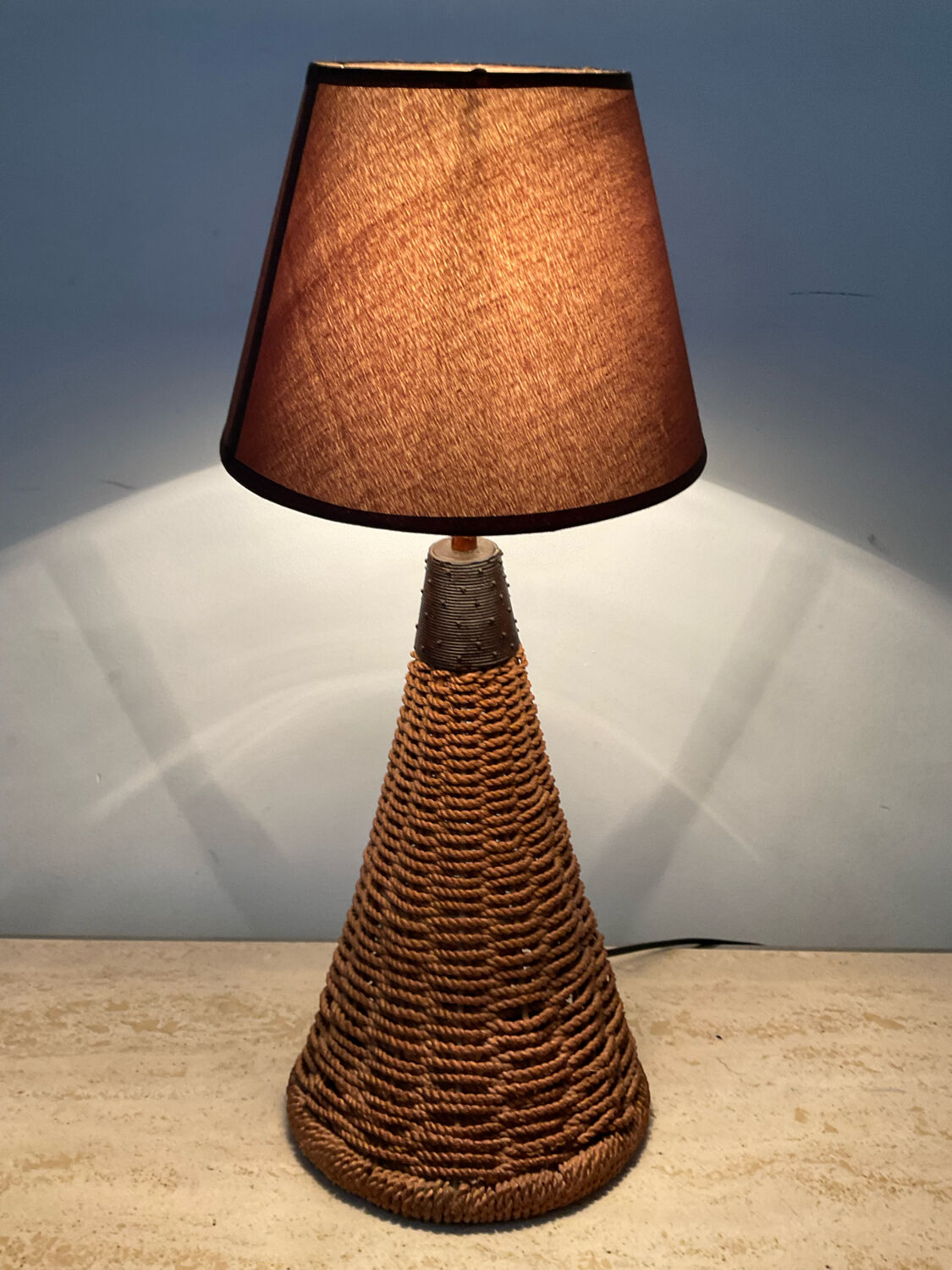 Lampe vintage en rafia