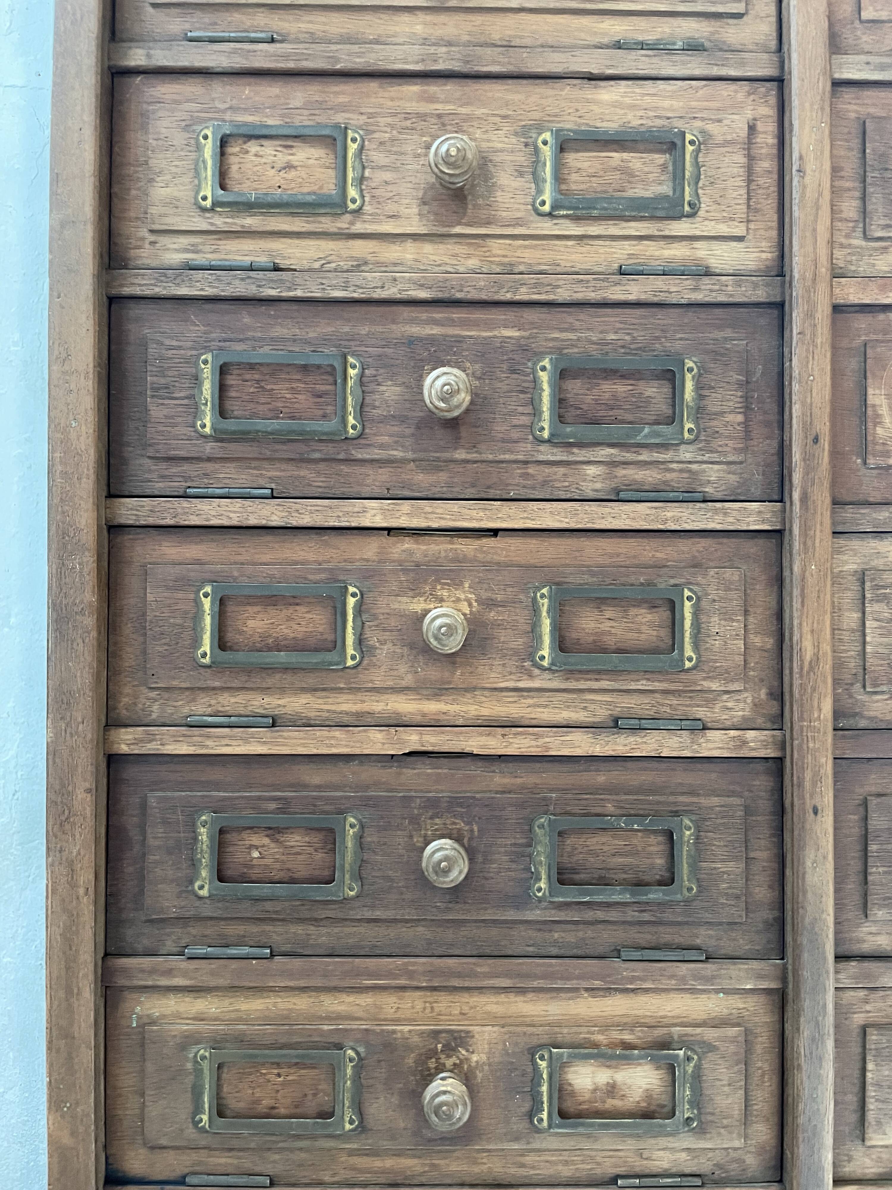 Furniture with 34 oak valves