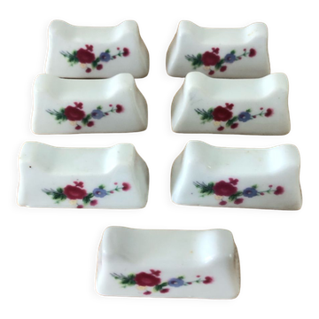 7 portes couteaux vintage en porcelaine décor floral