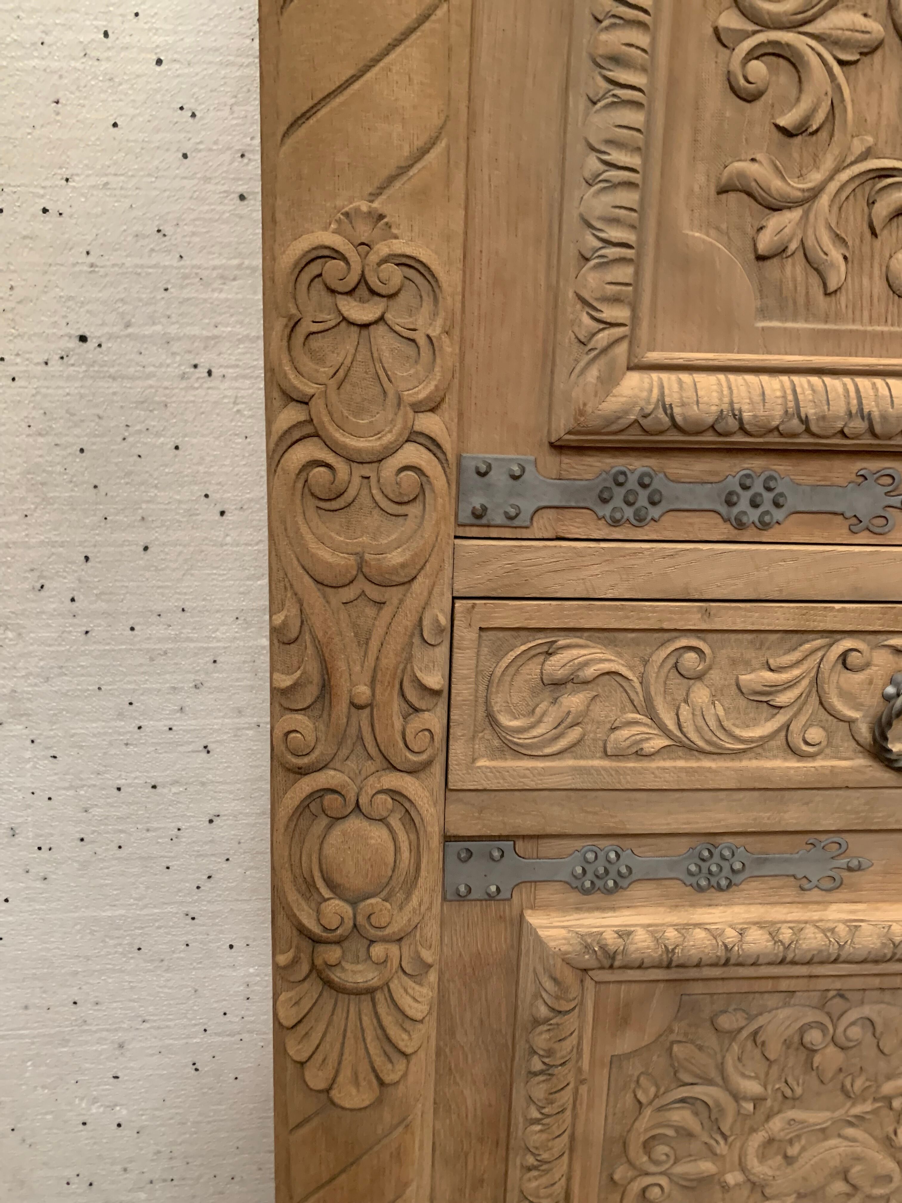 Renaissance style sideboard in solid oak XX century