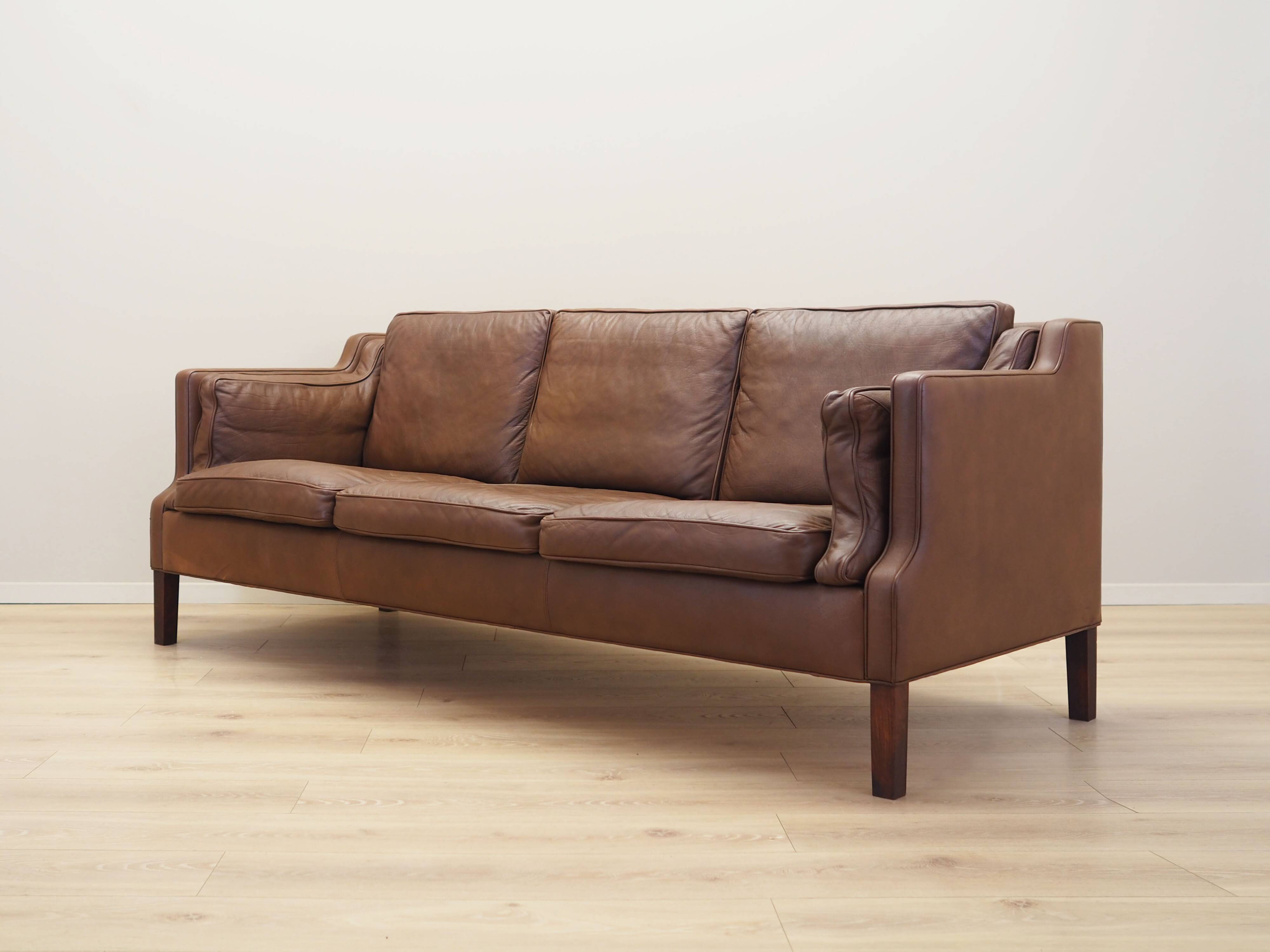 Canapé en cuir marron, design danois, années 1970, production : Danemark